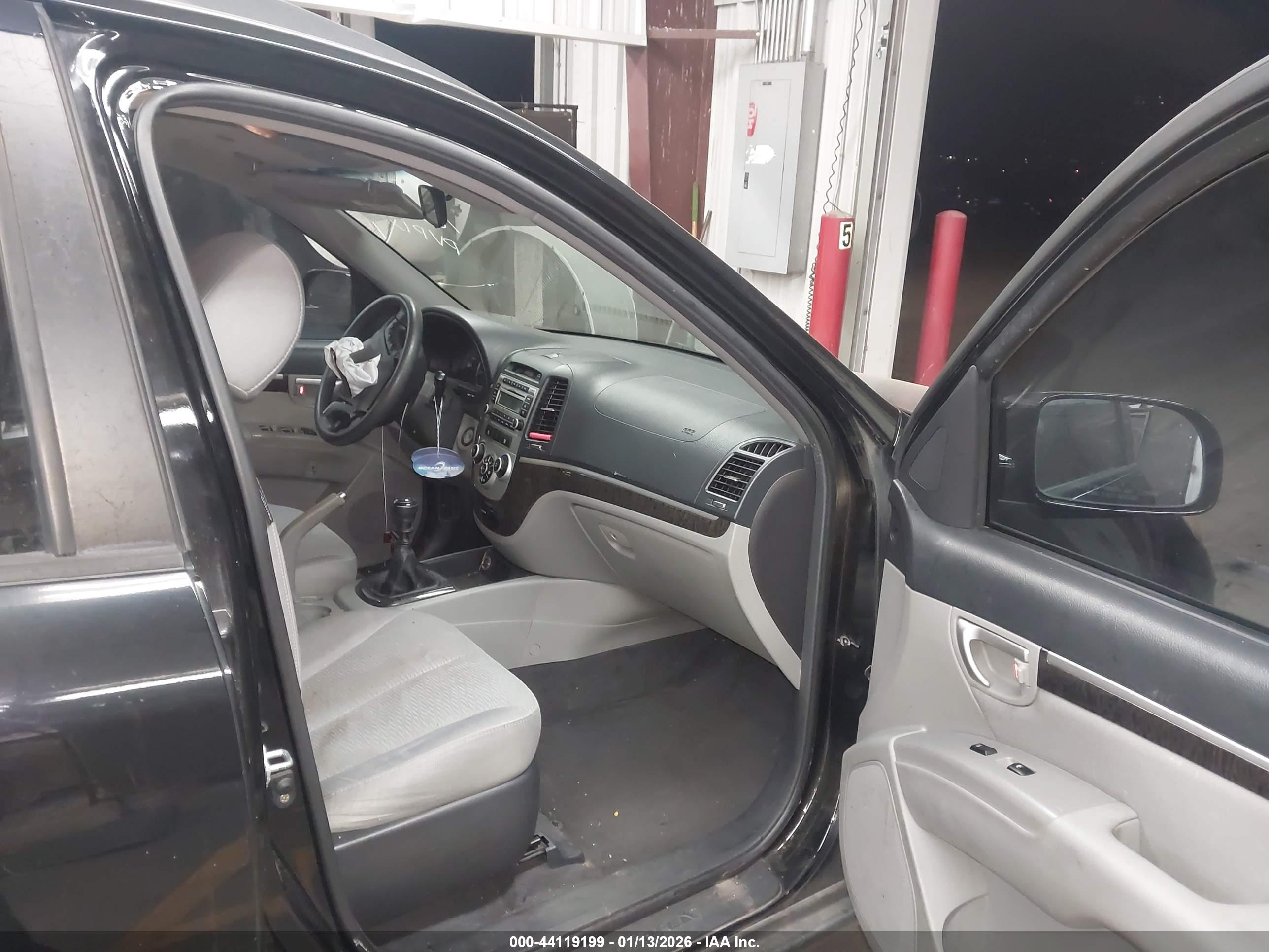 HYUNDAI SANTA image 5