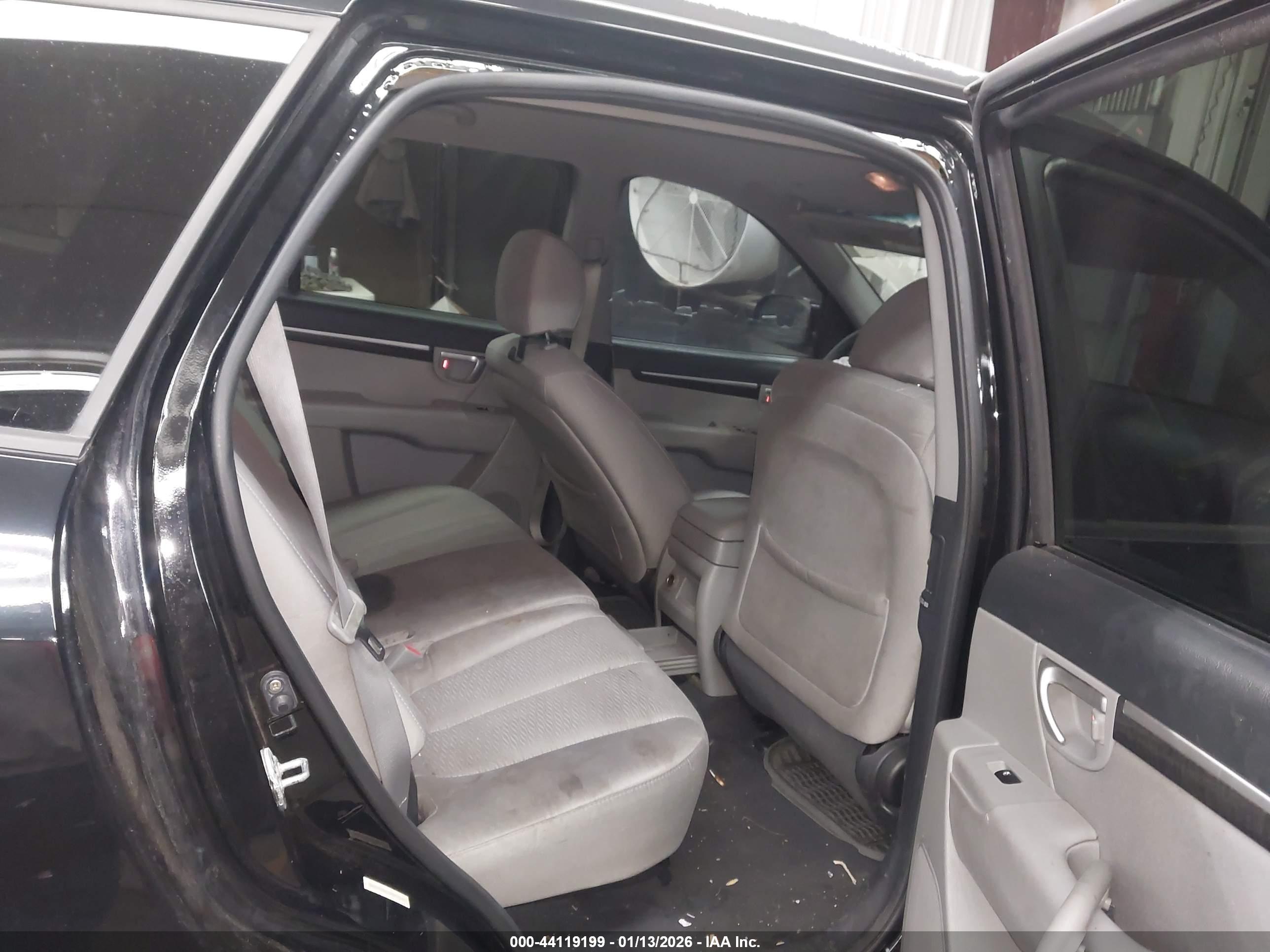 HYUNDAI SANTA image 8
