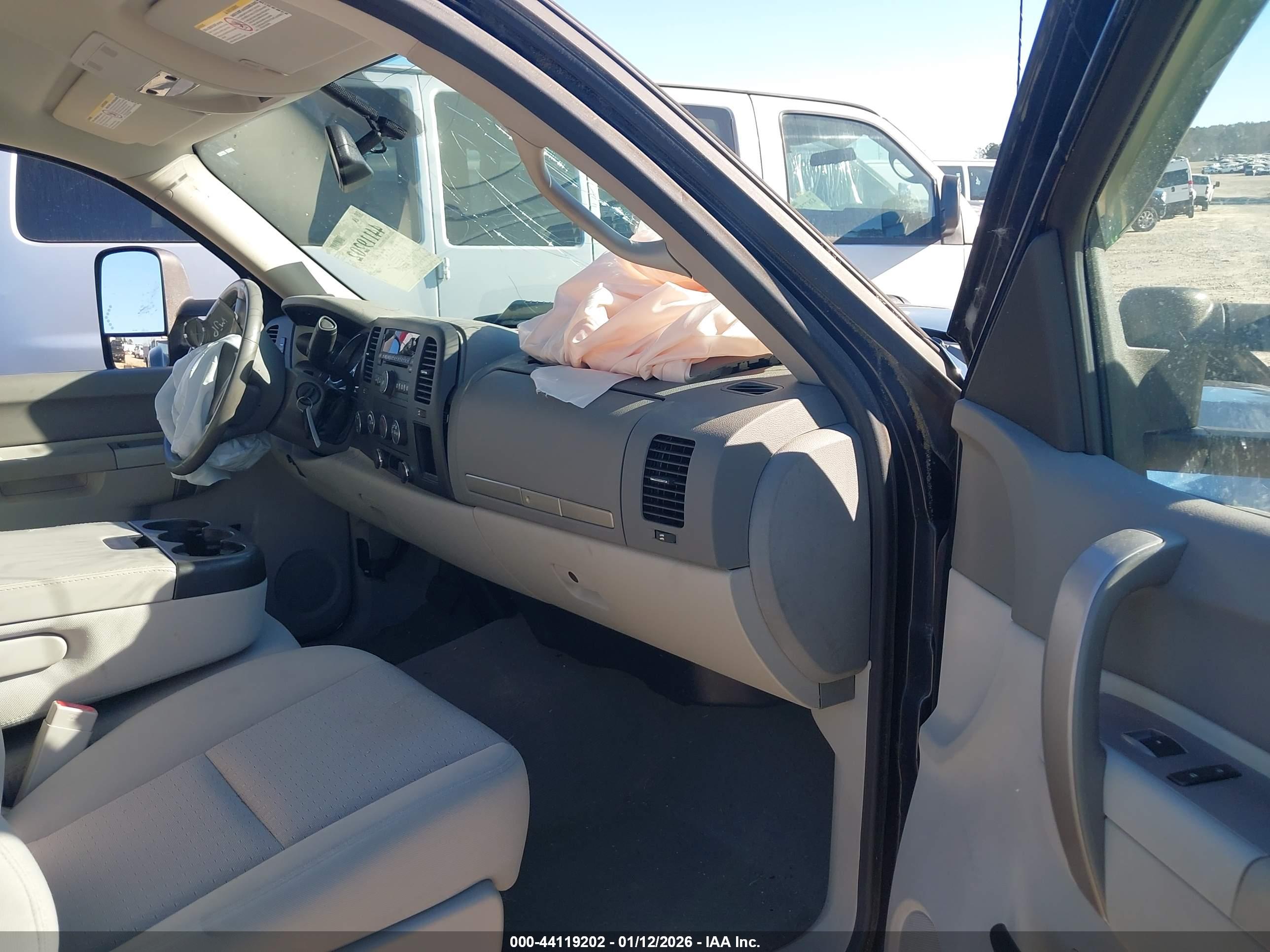 GMC SIERRA image 8