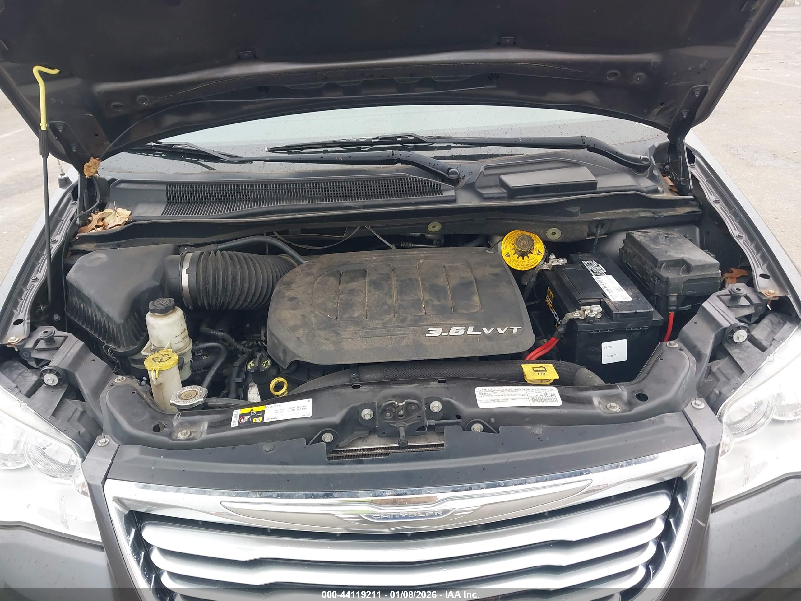 CHRYSLER TOWN image 10