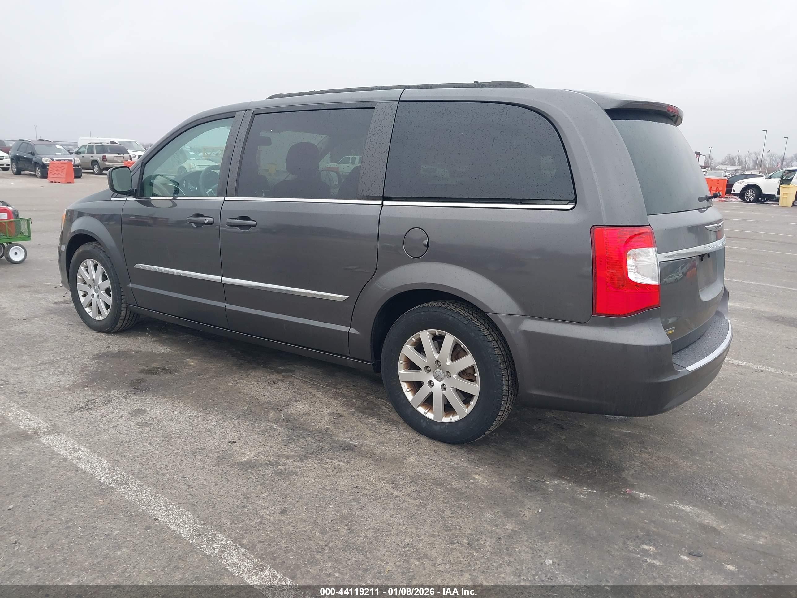 CHRYSLER TOWN image 3
