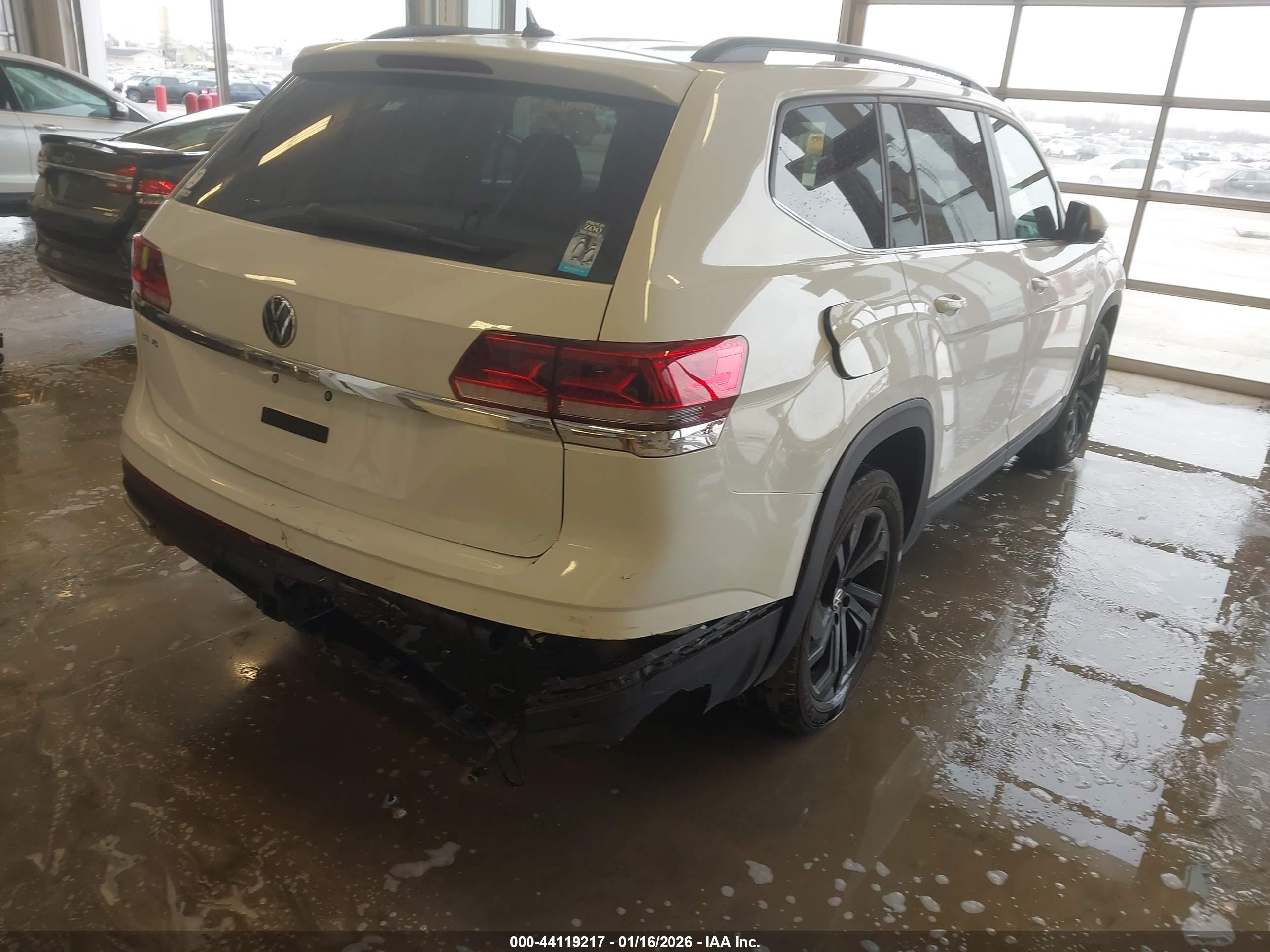 VOLKSWAGEN ATLAS image 4