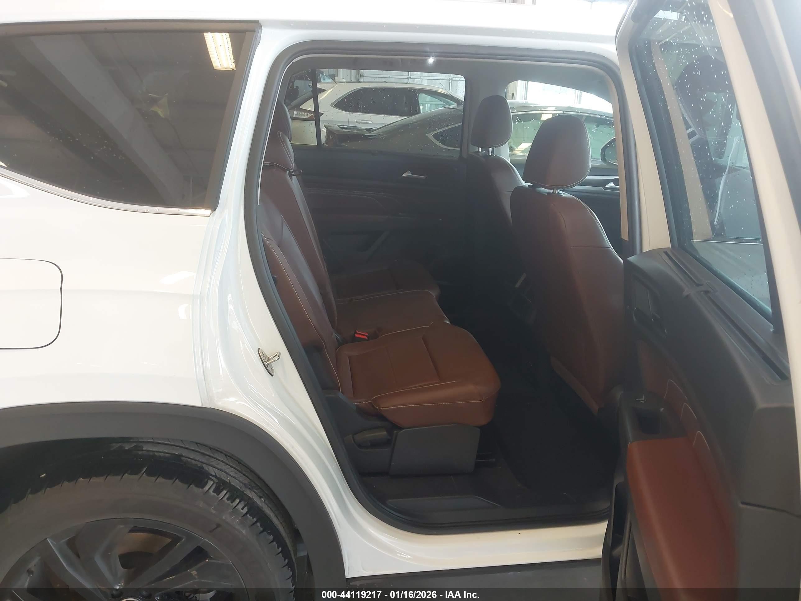 VOLKSWAGEN ATLAS image 8