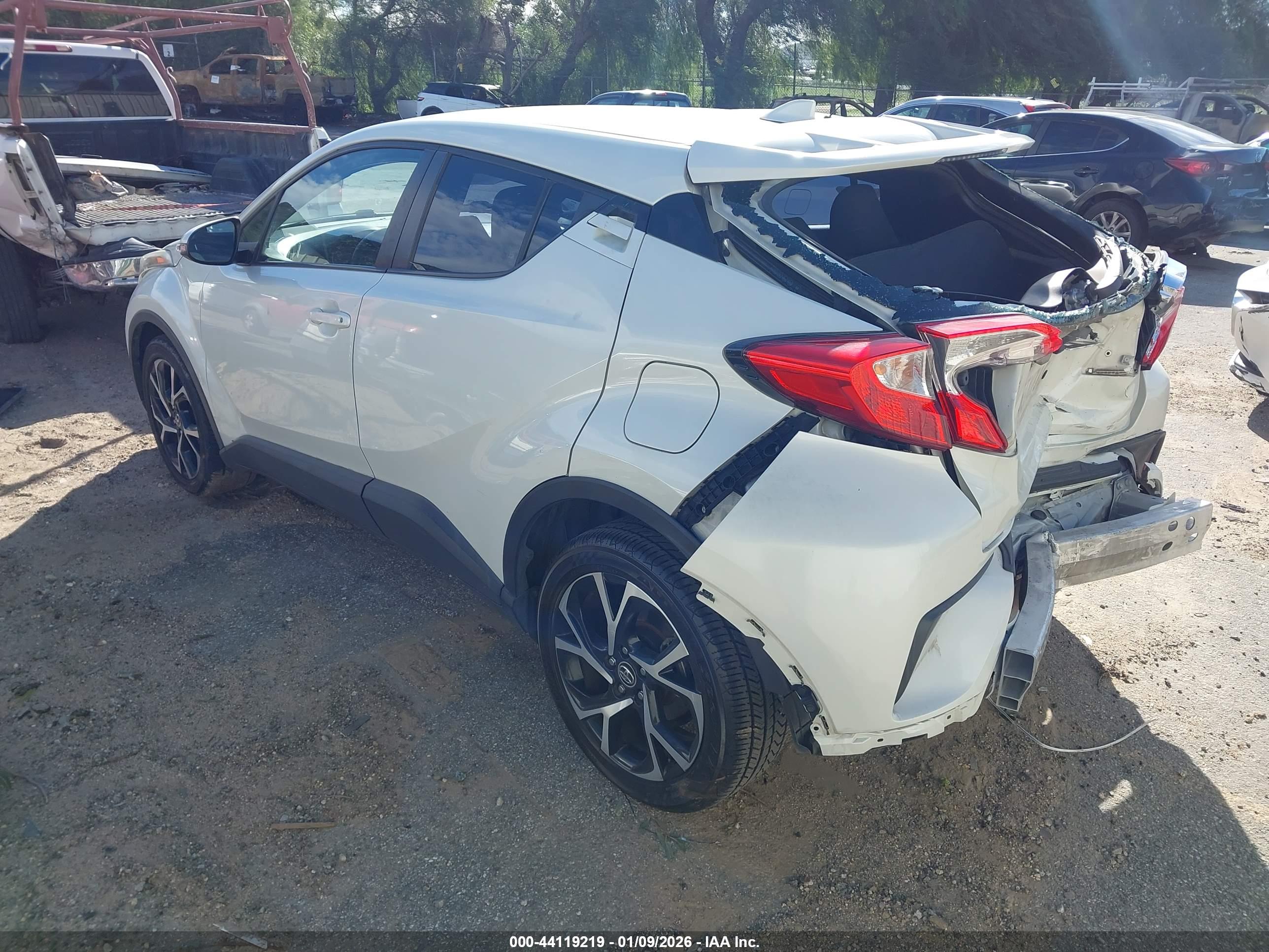 TOYOTA C-HR image 3