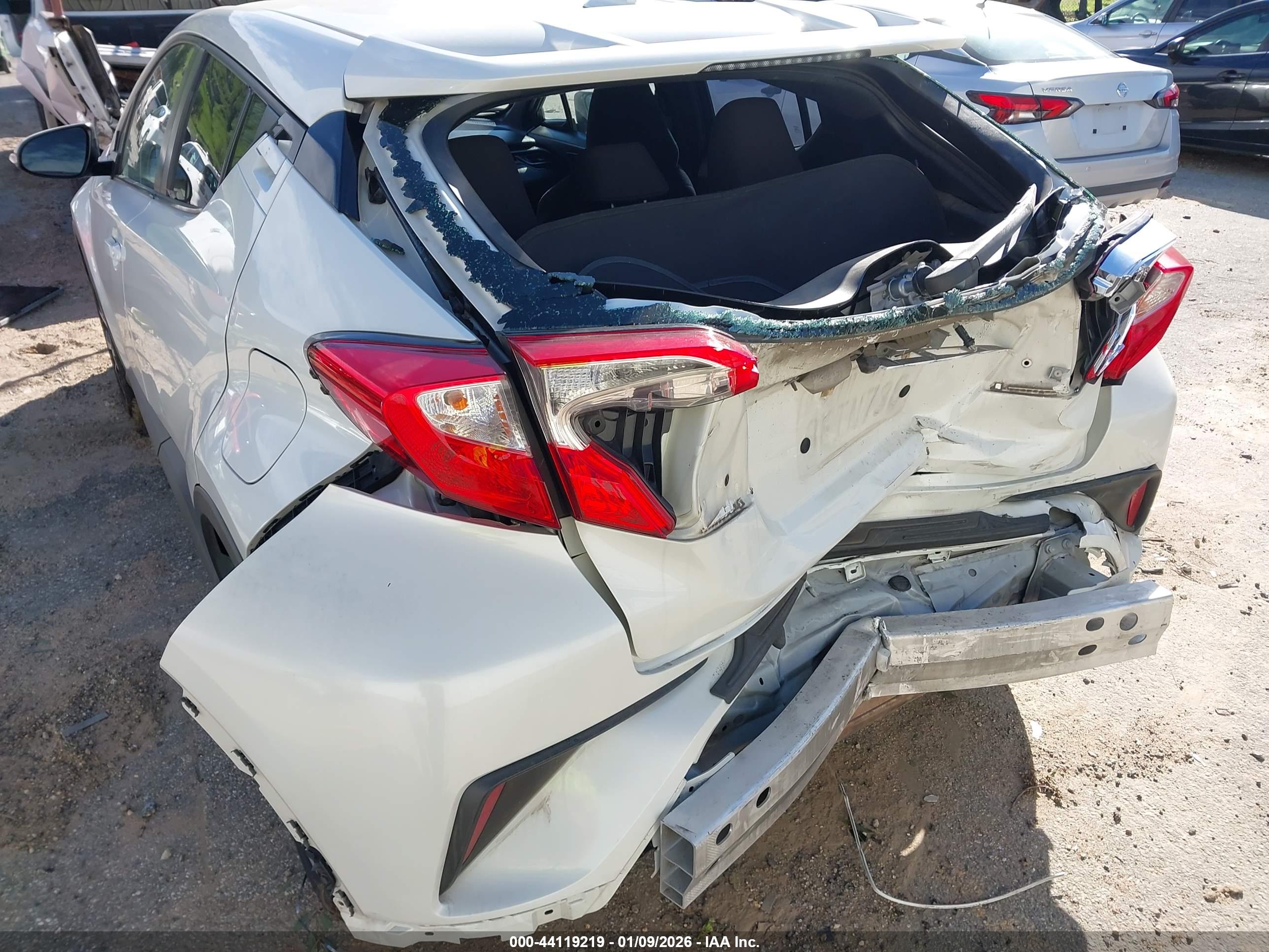 TOYOTA C-HR image 6