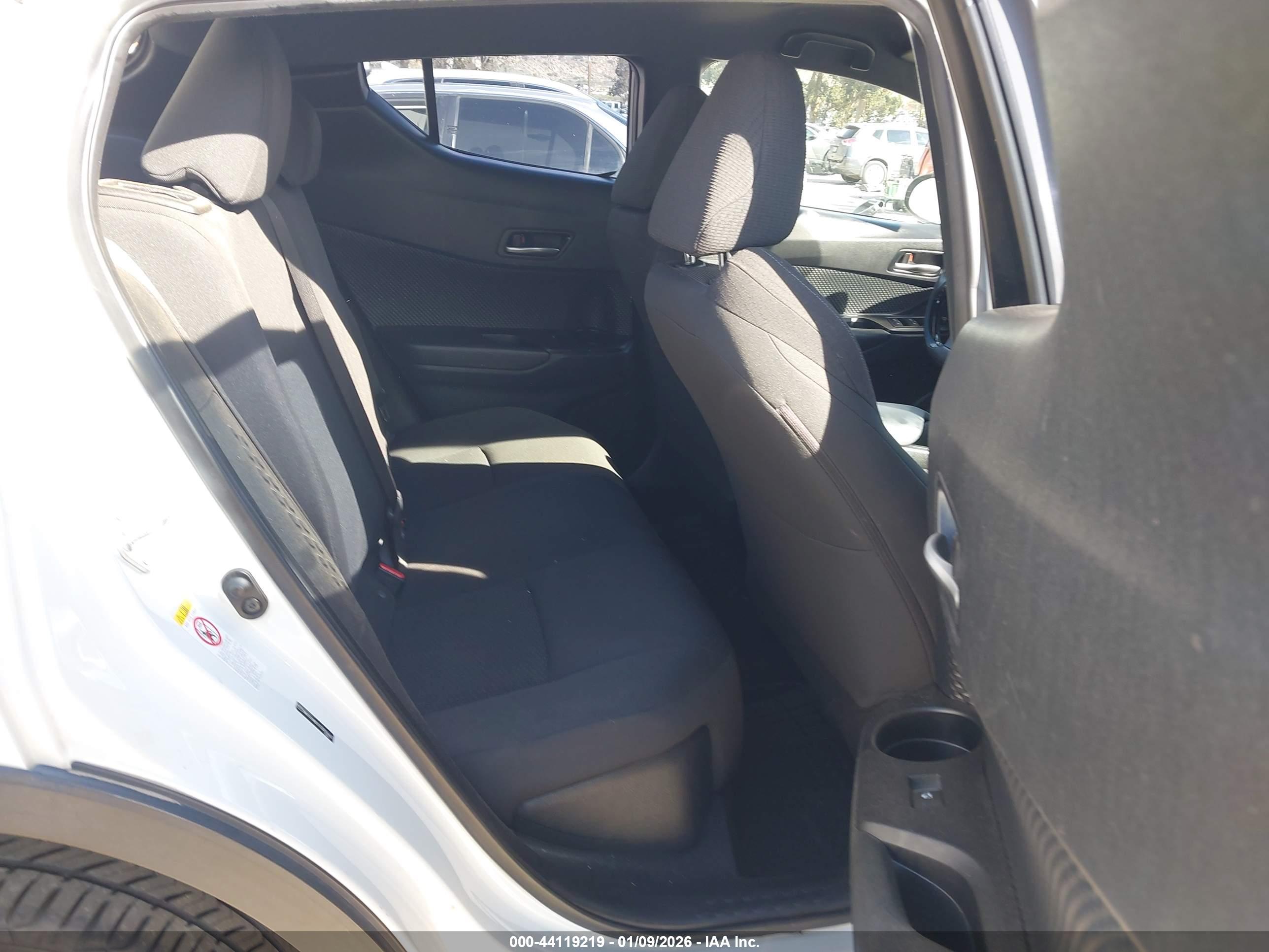 TOYOTA C-HR image 8
