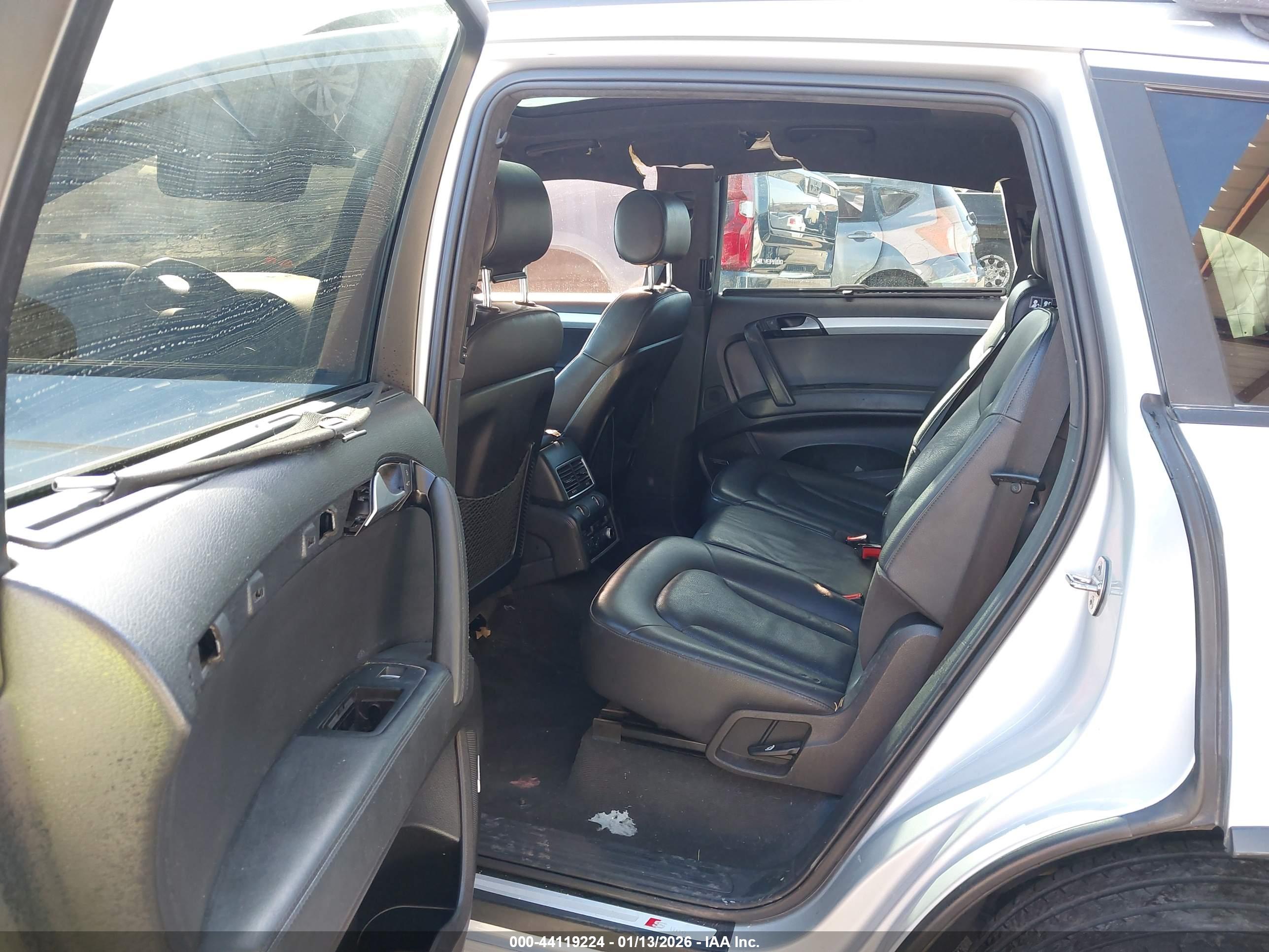 AUDI Q7 image 8