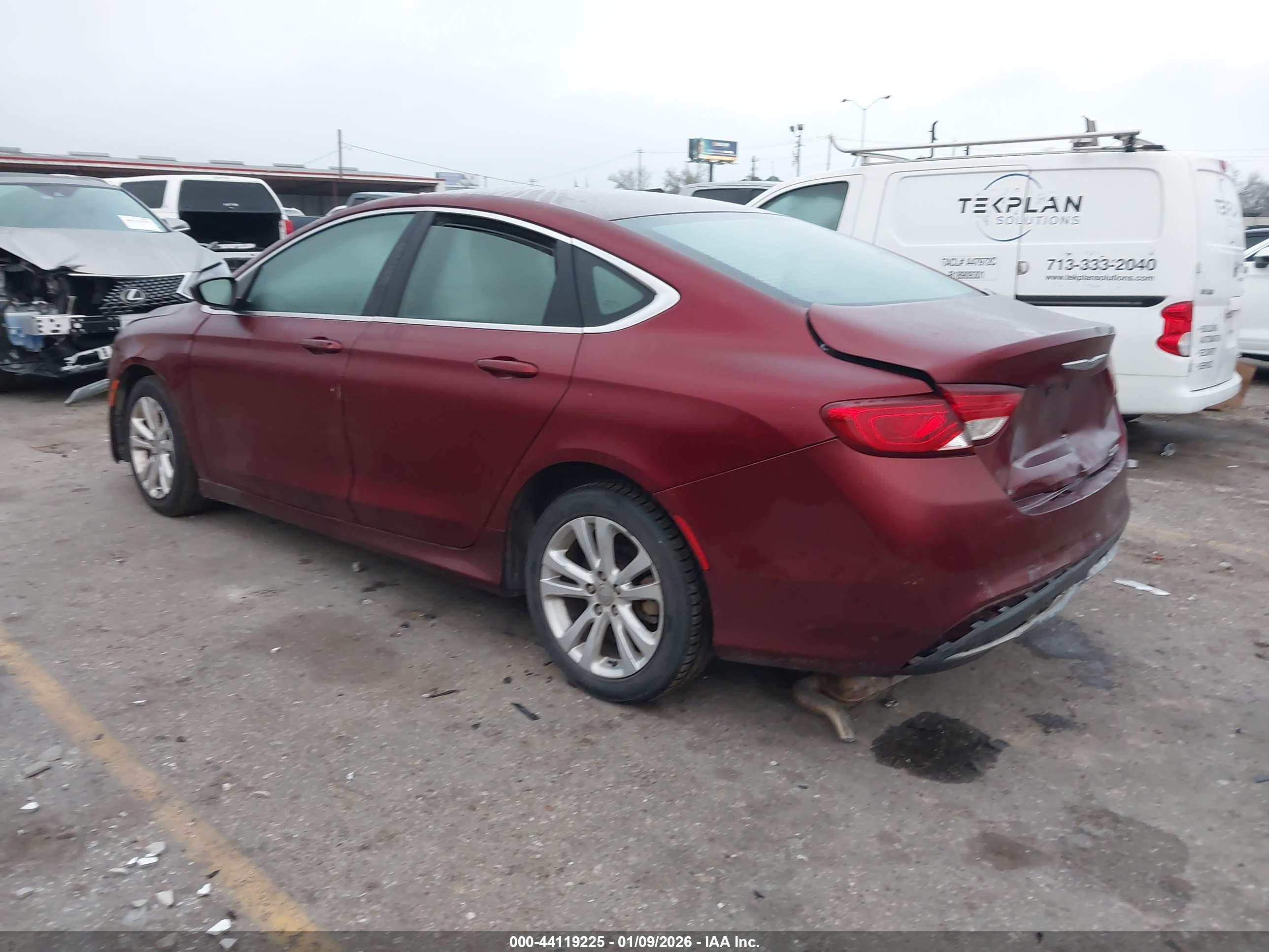 CHRYSLER 200 image 3
