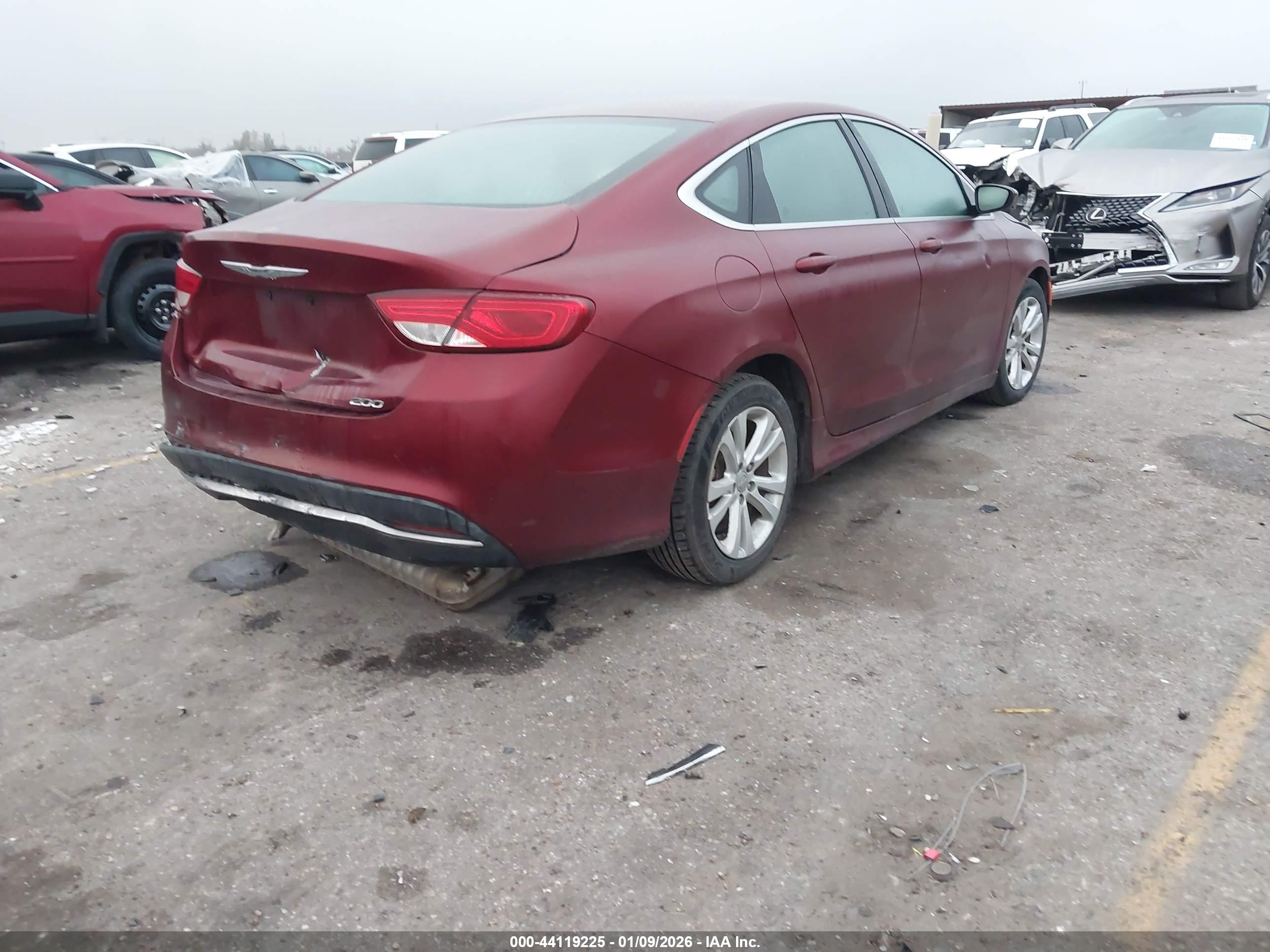 CHRYSLER 200 image 4