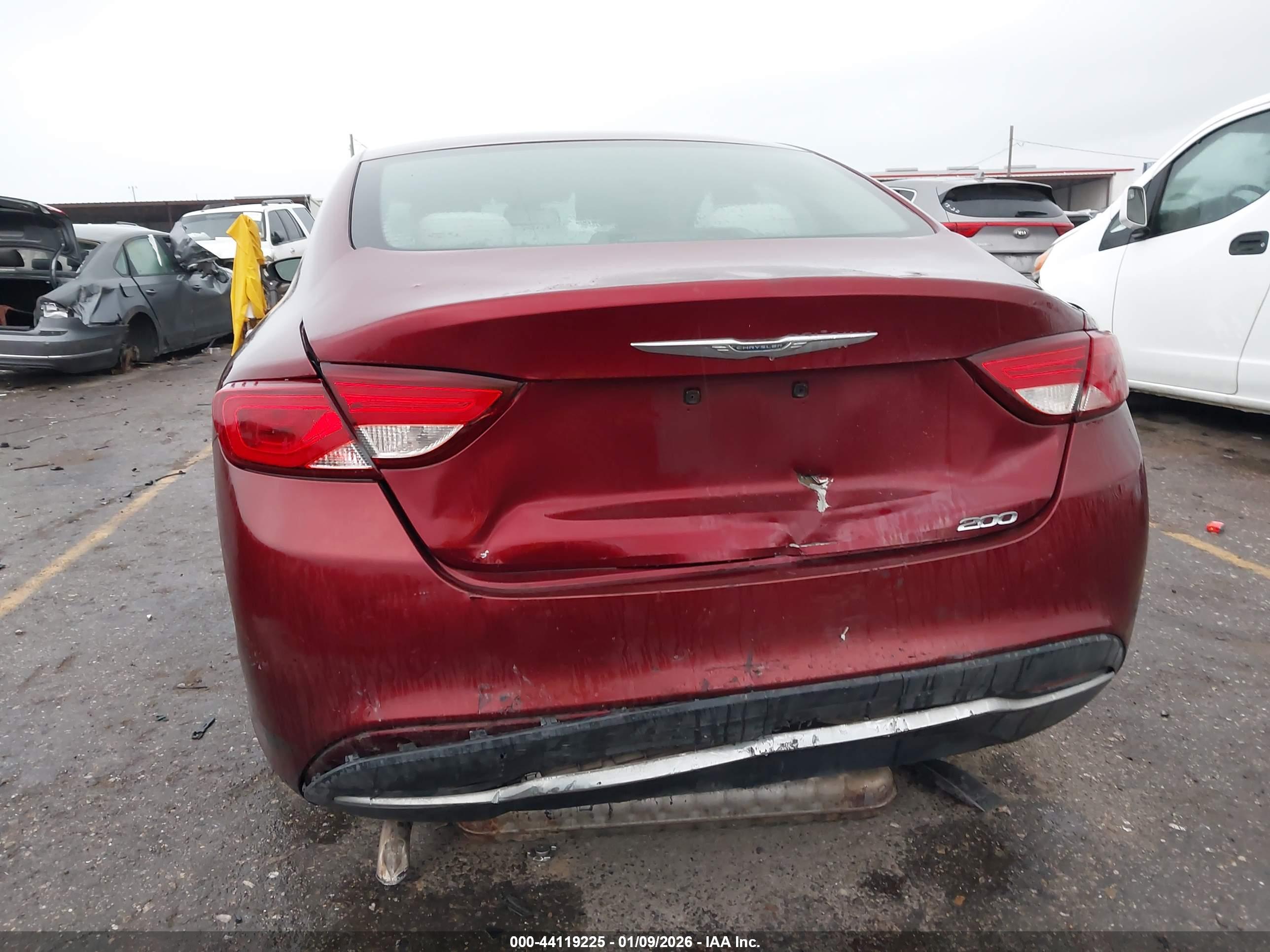 CHRYSLER 200 image 6