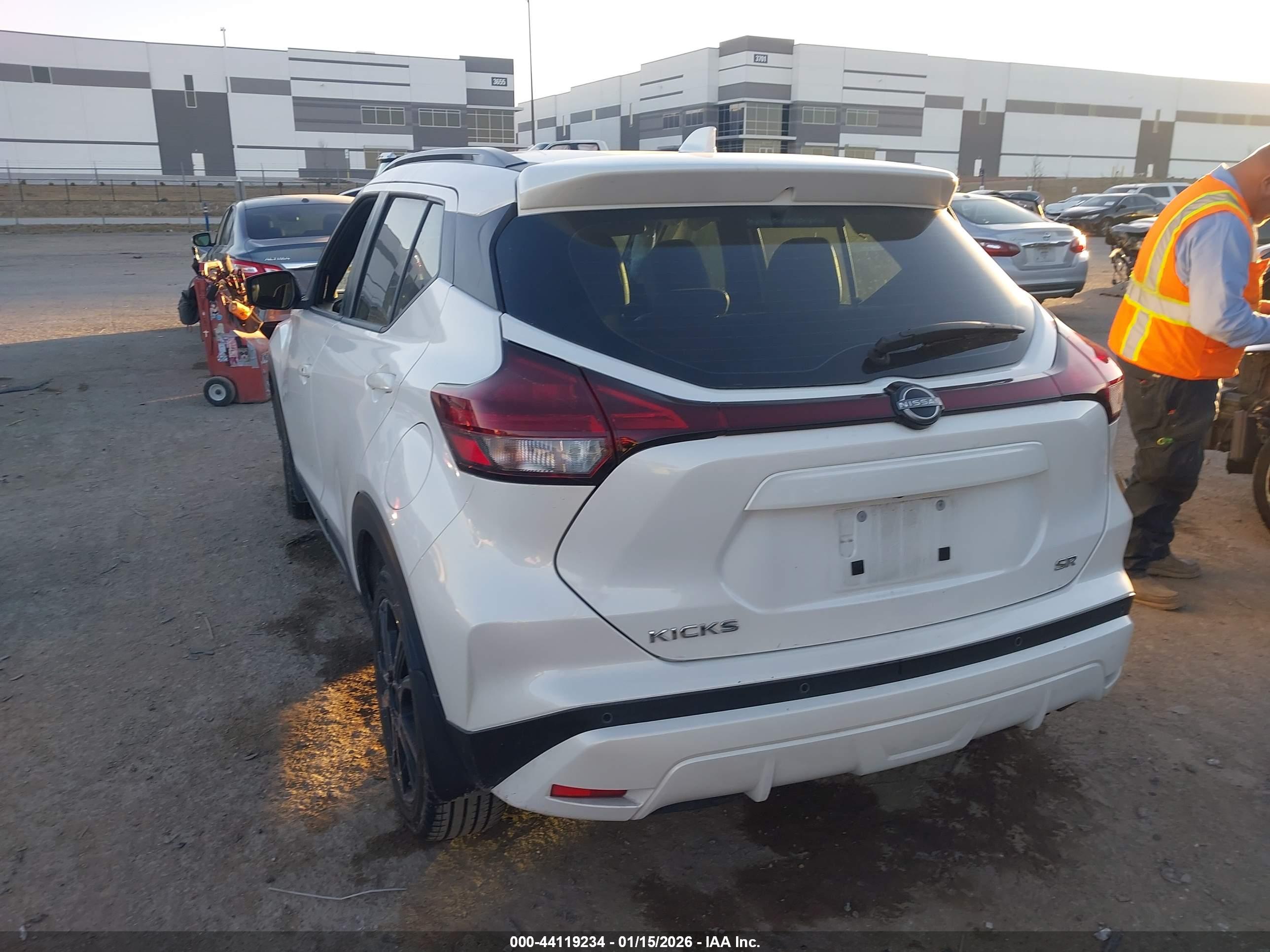 NISSAN KICKS image 3