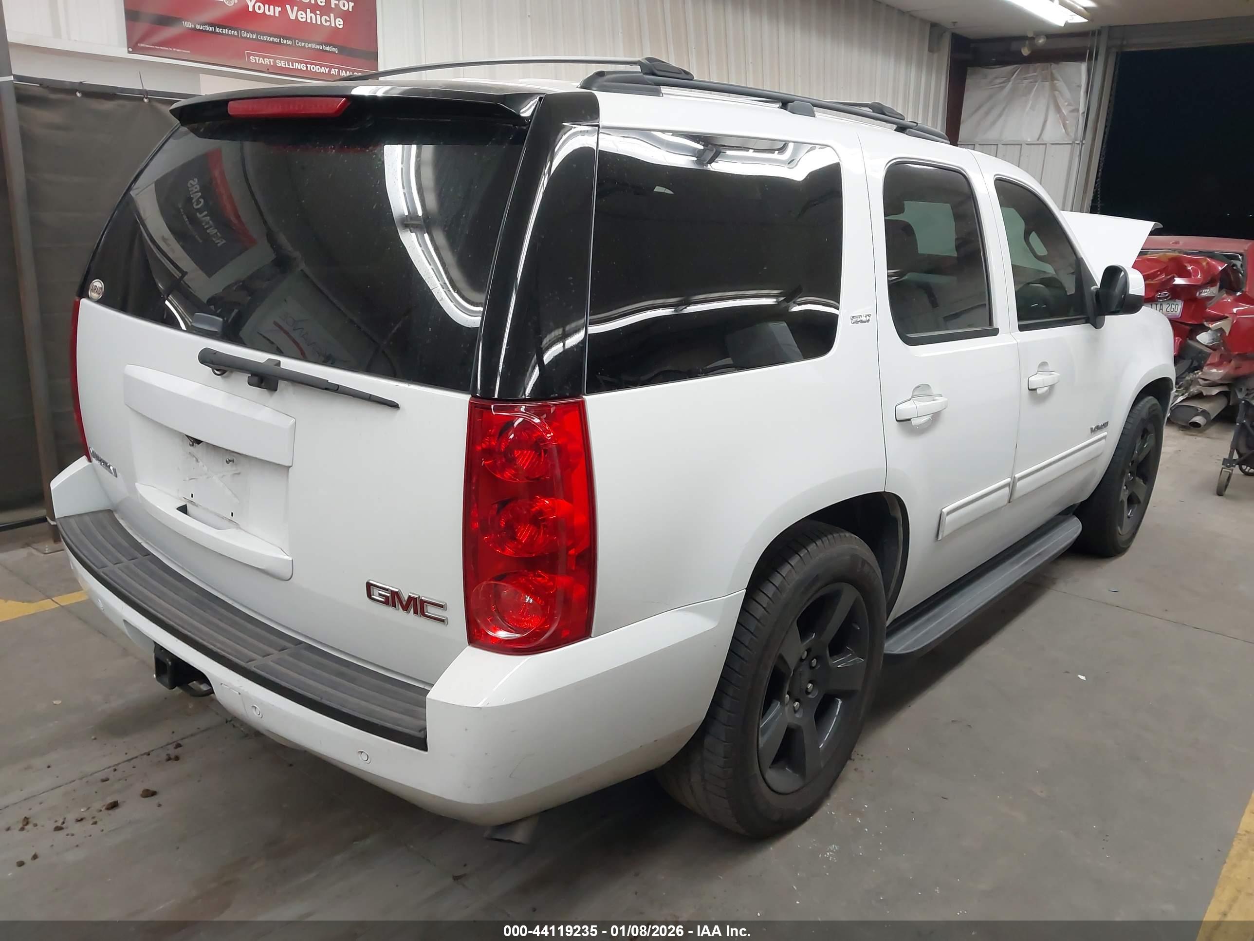 GMC YUKON image 4