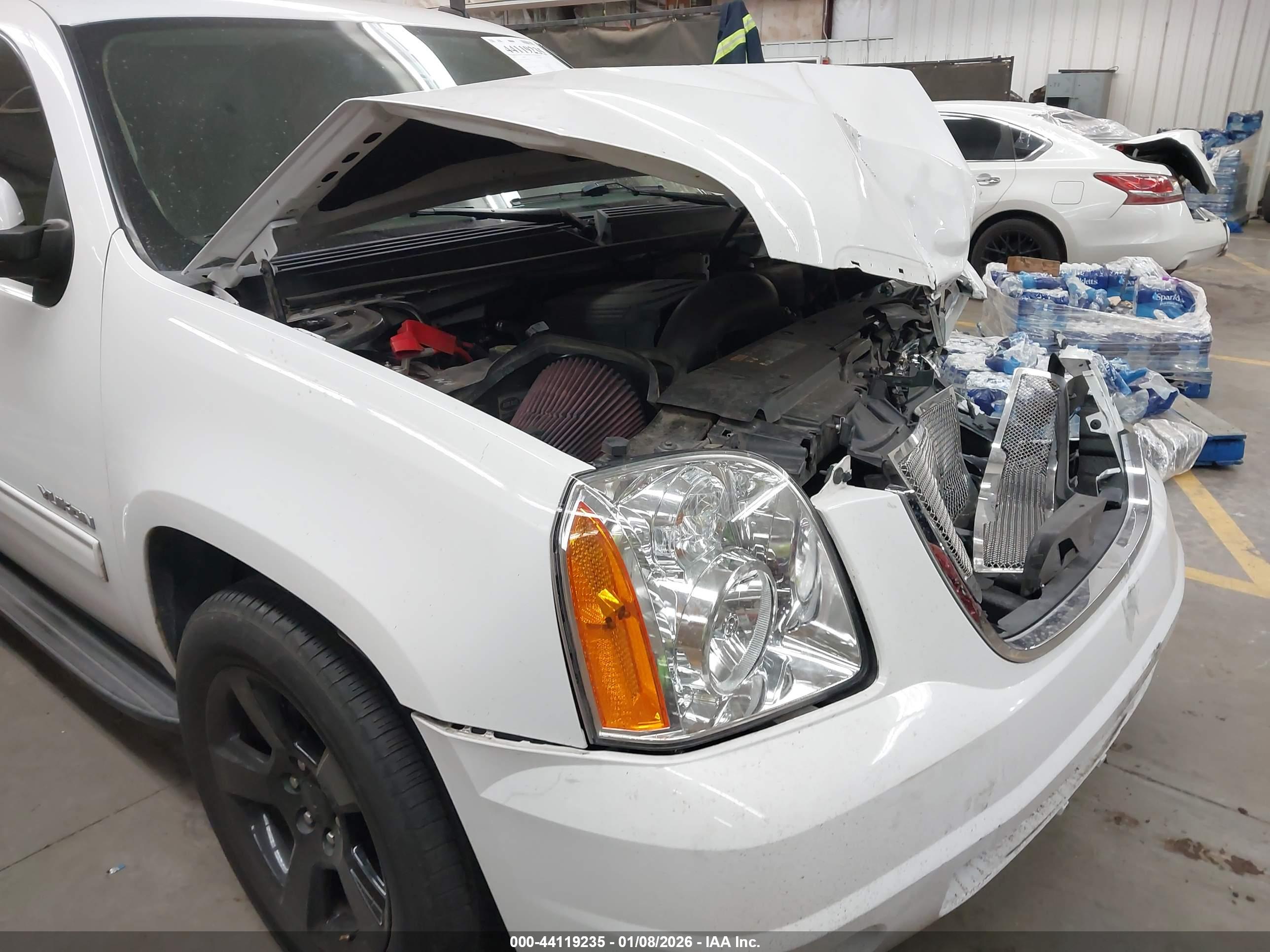 GMC YUKON image 6