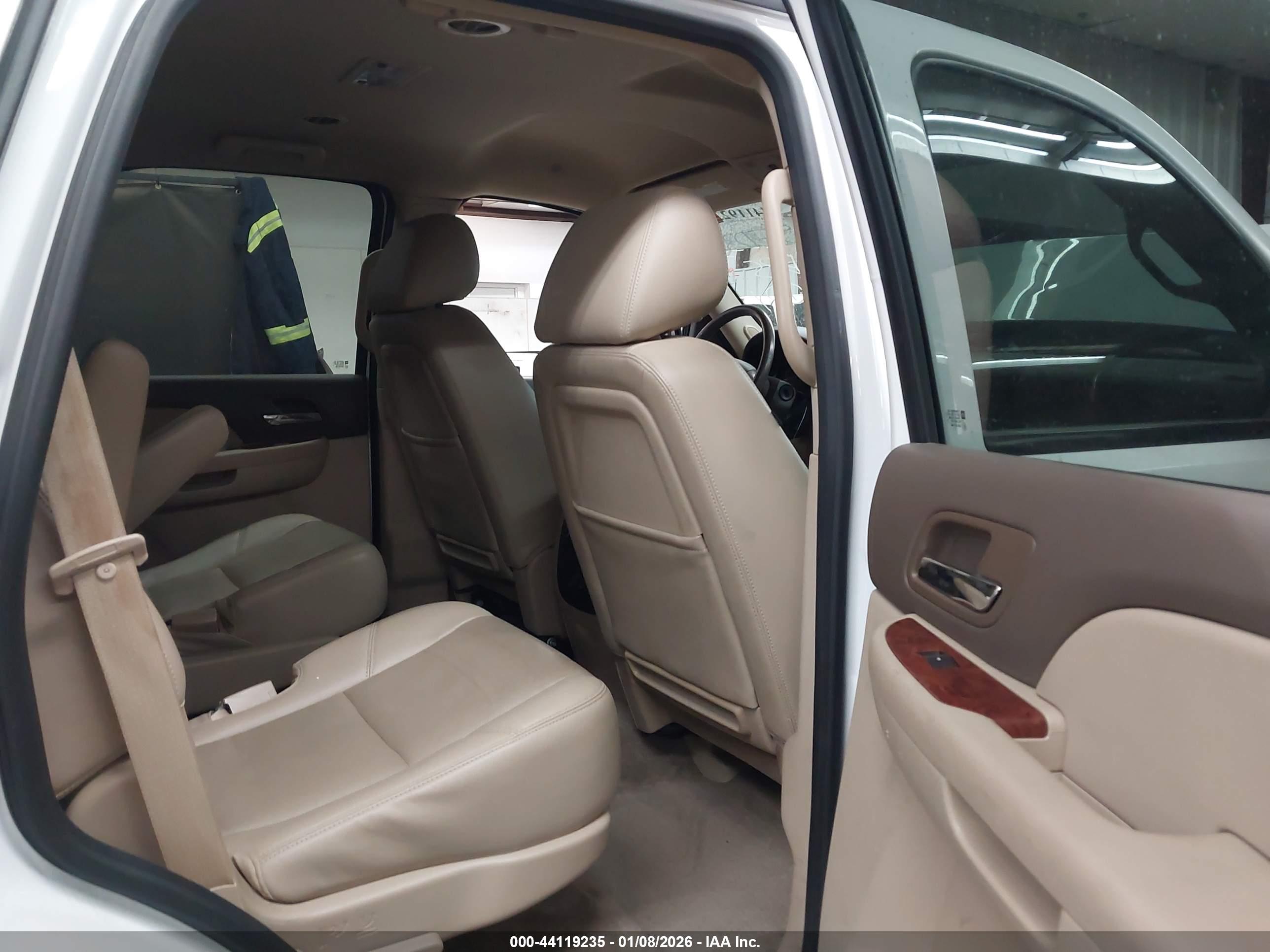 GMC YUKON image 8