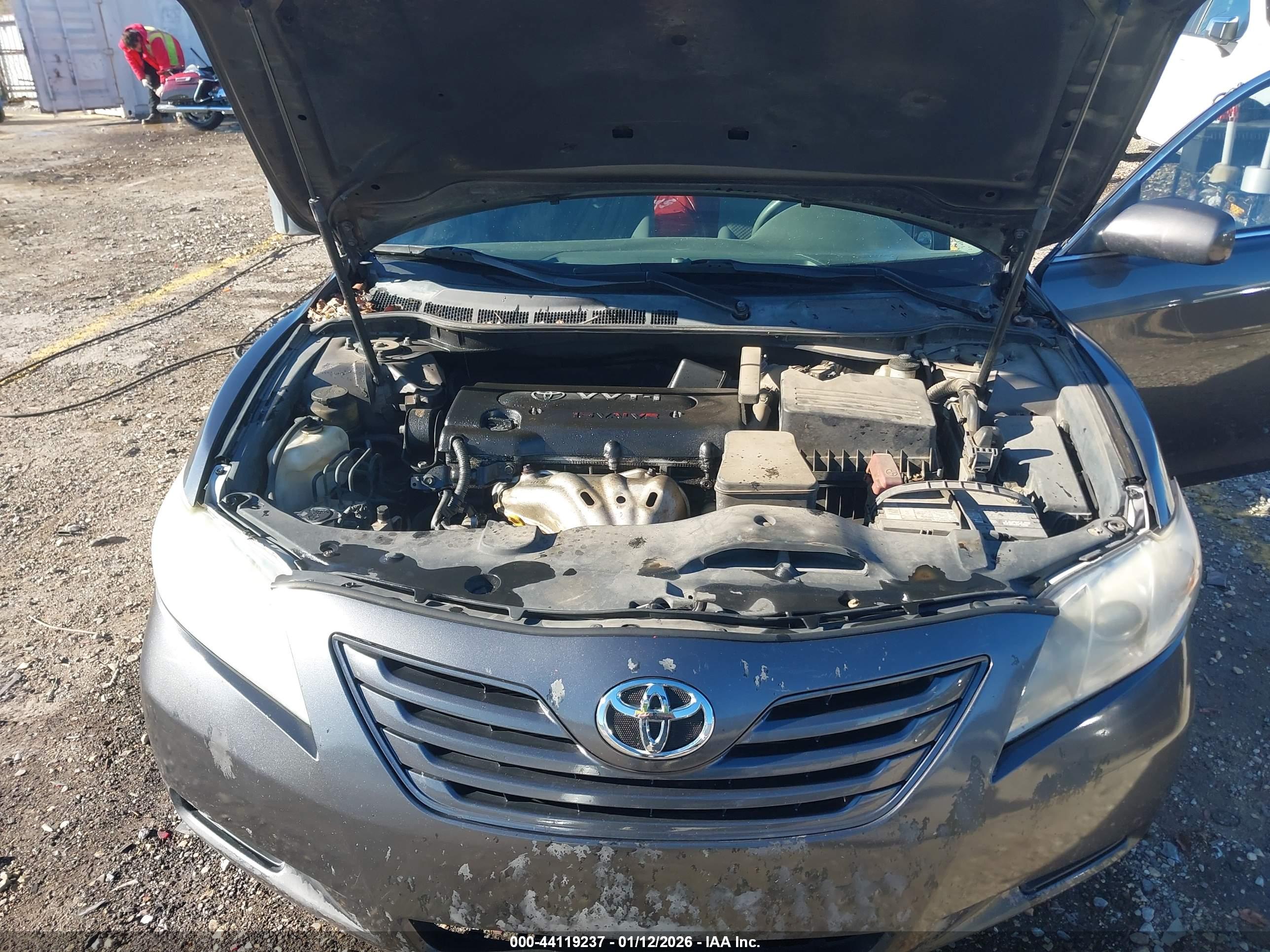 TOYOTA CAMRY image 10