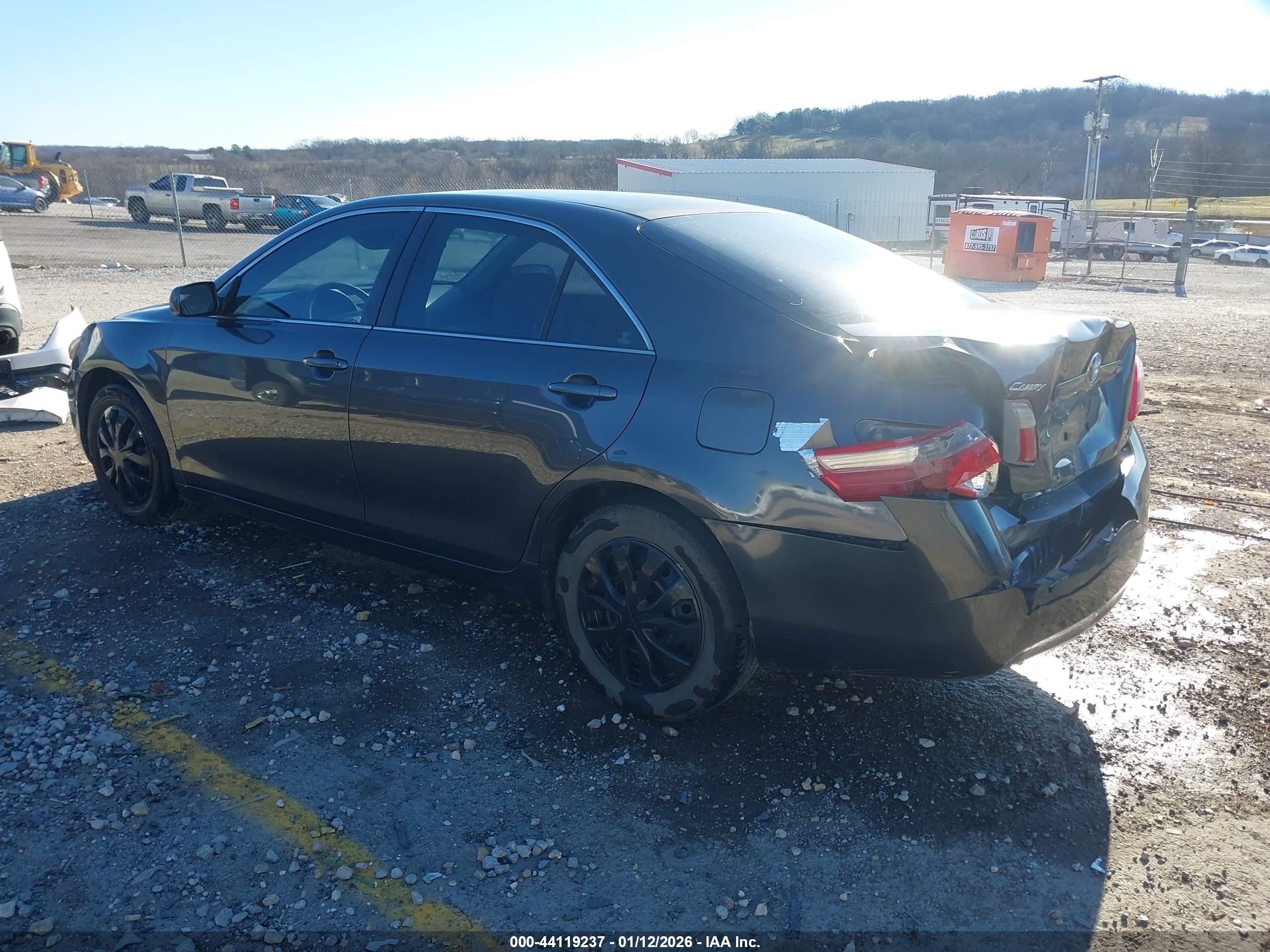 TOYOTA CAMRY image 3