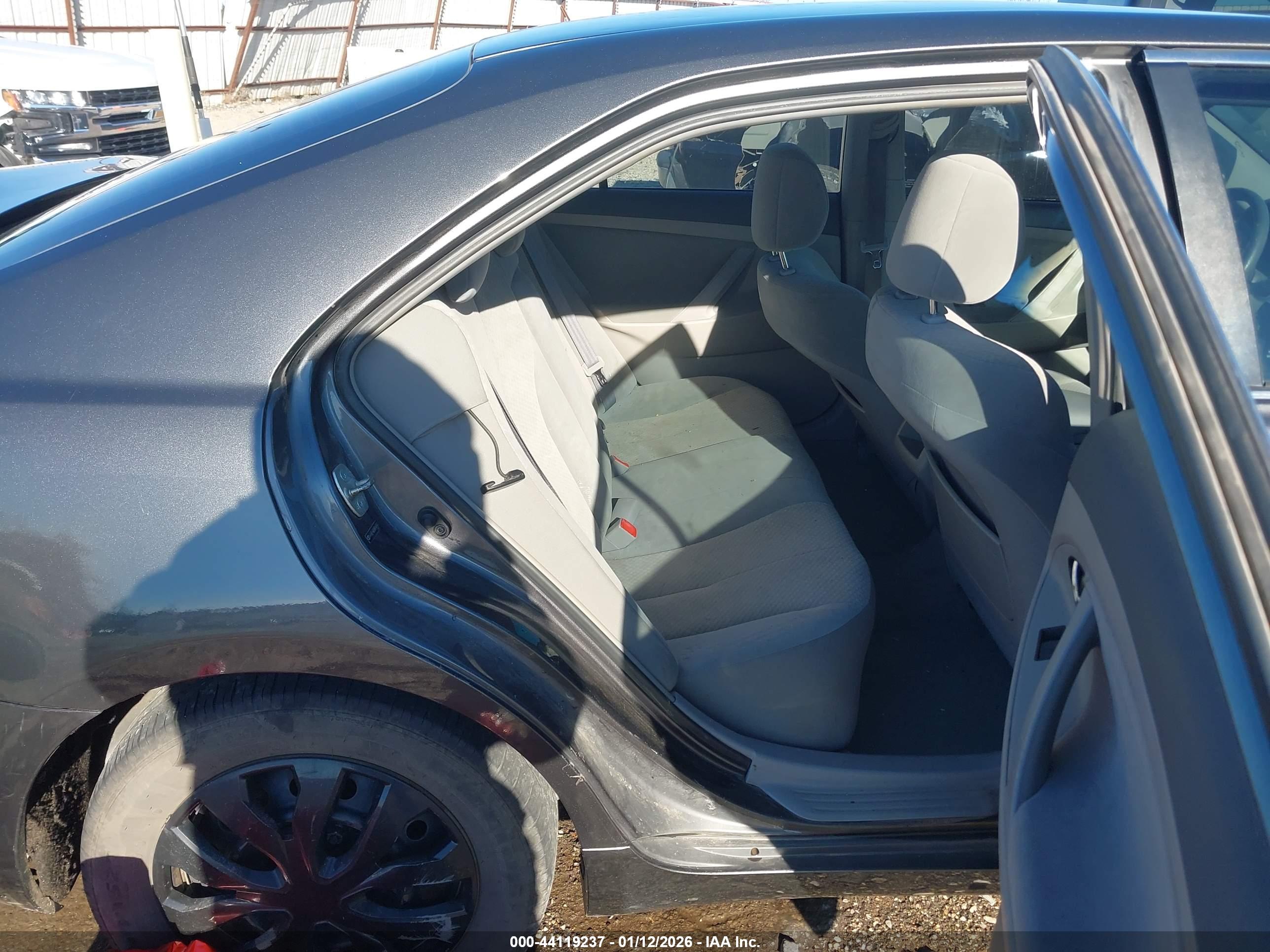 TOYOTA CAMRY image 8