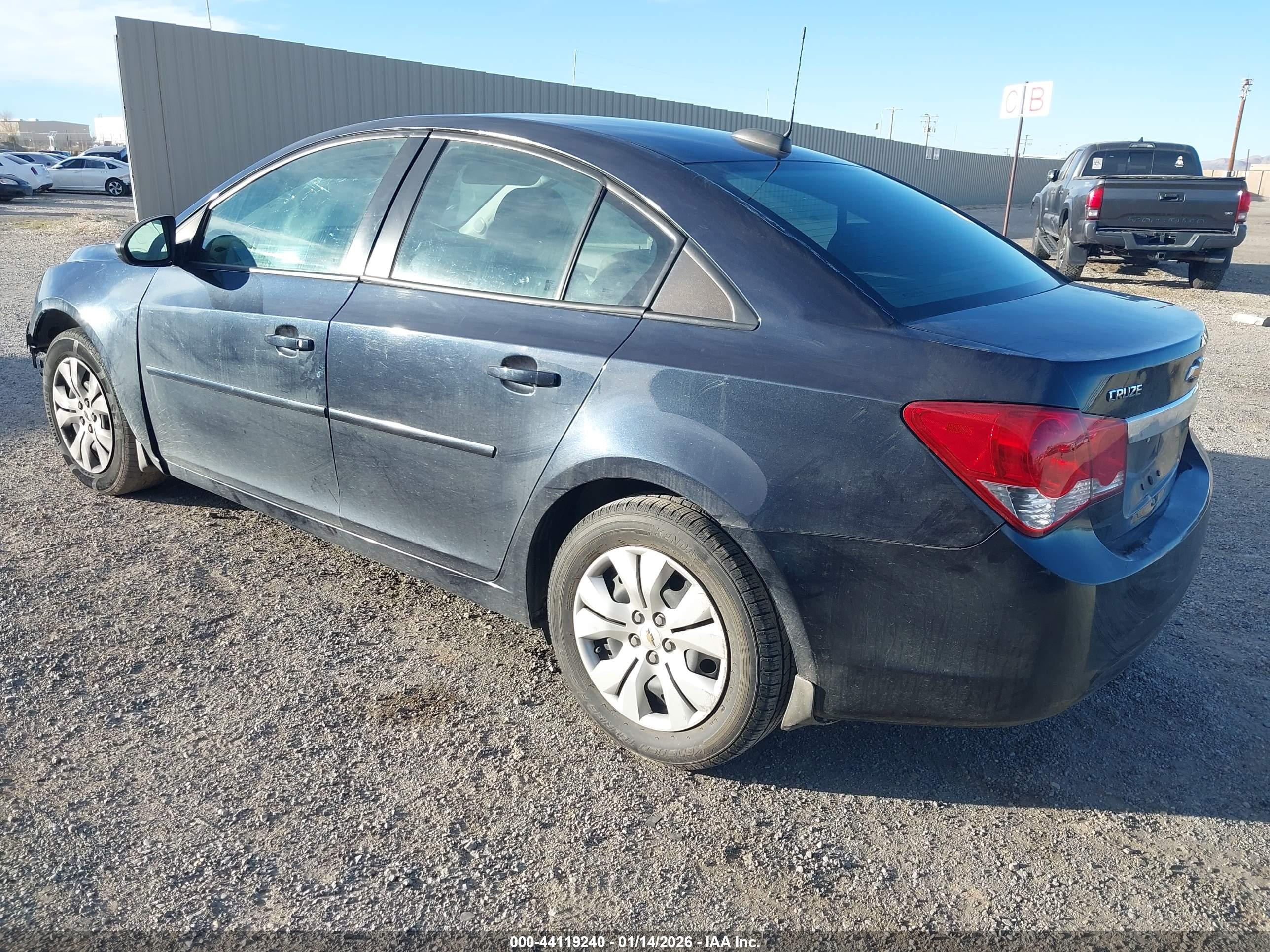 CHEVROLET CRUZE image 3