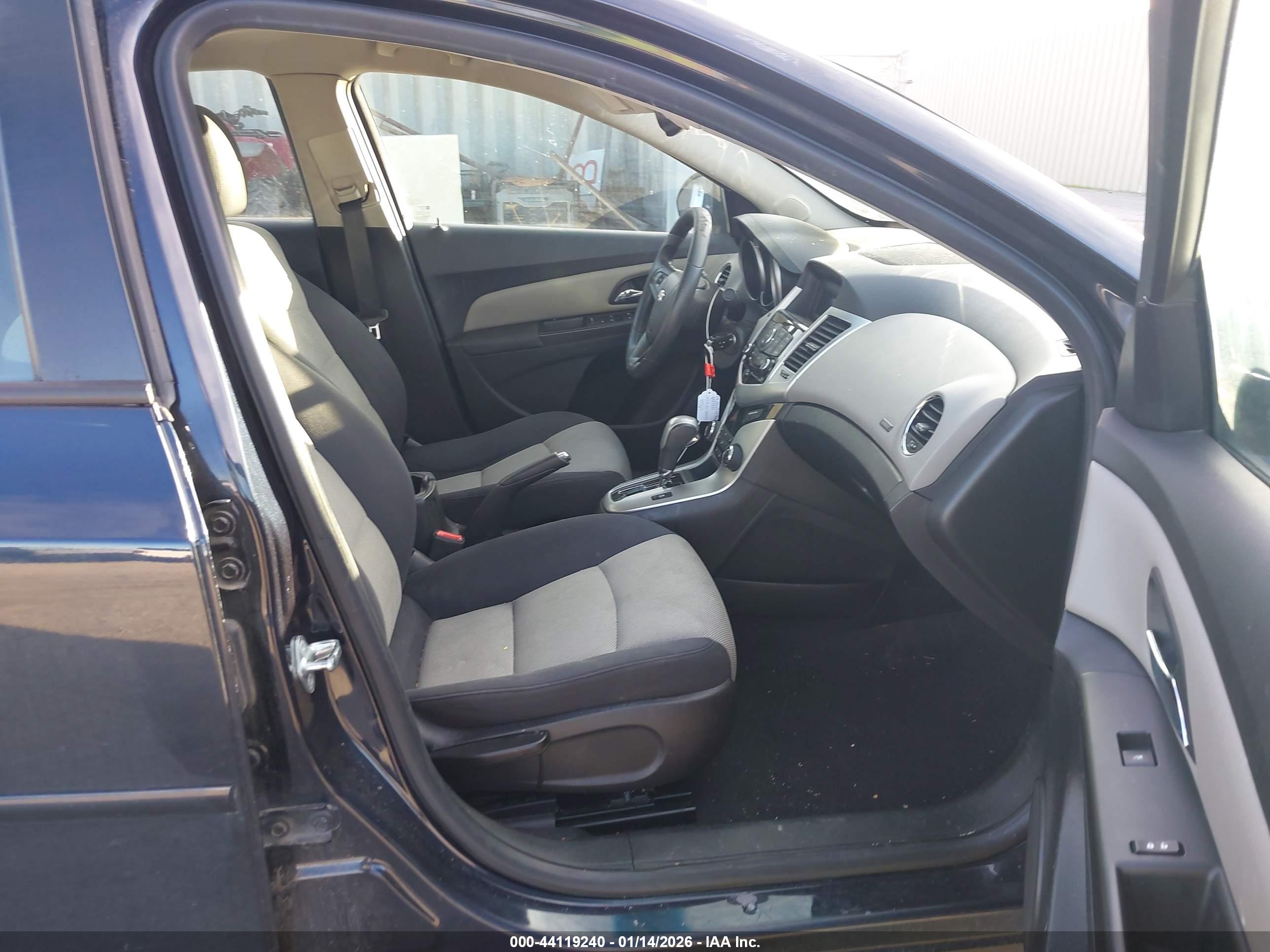 CHEVROLET CRUZE image 5