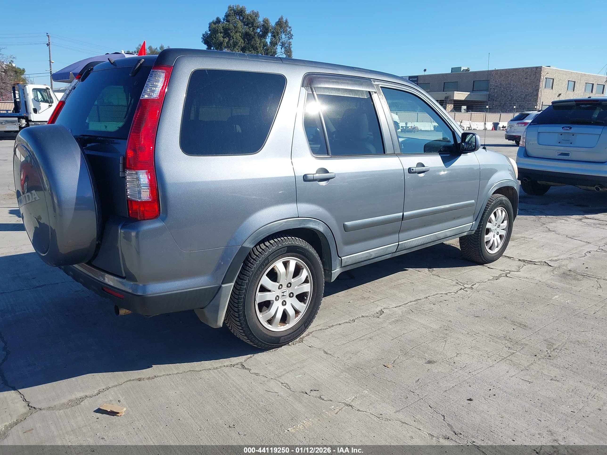 HONDA CR-V image 4