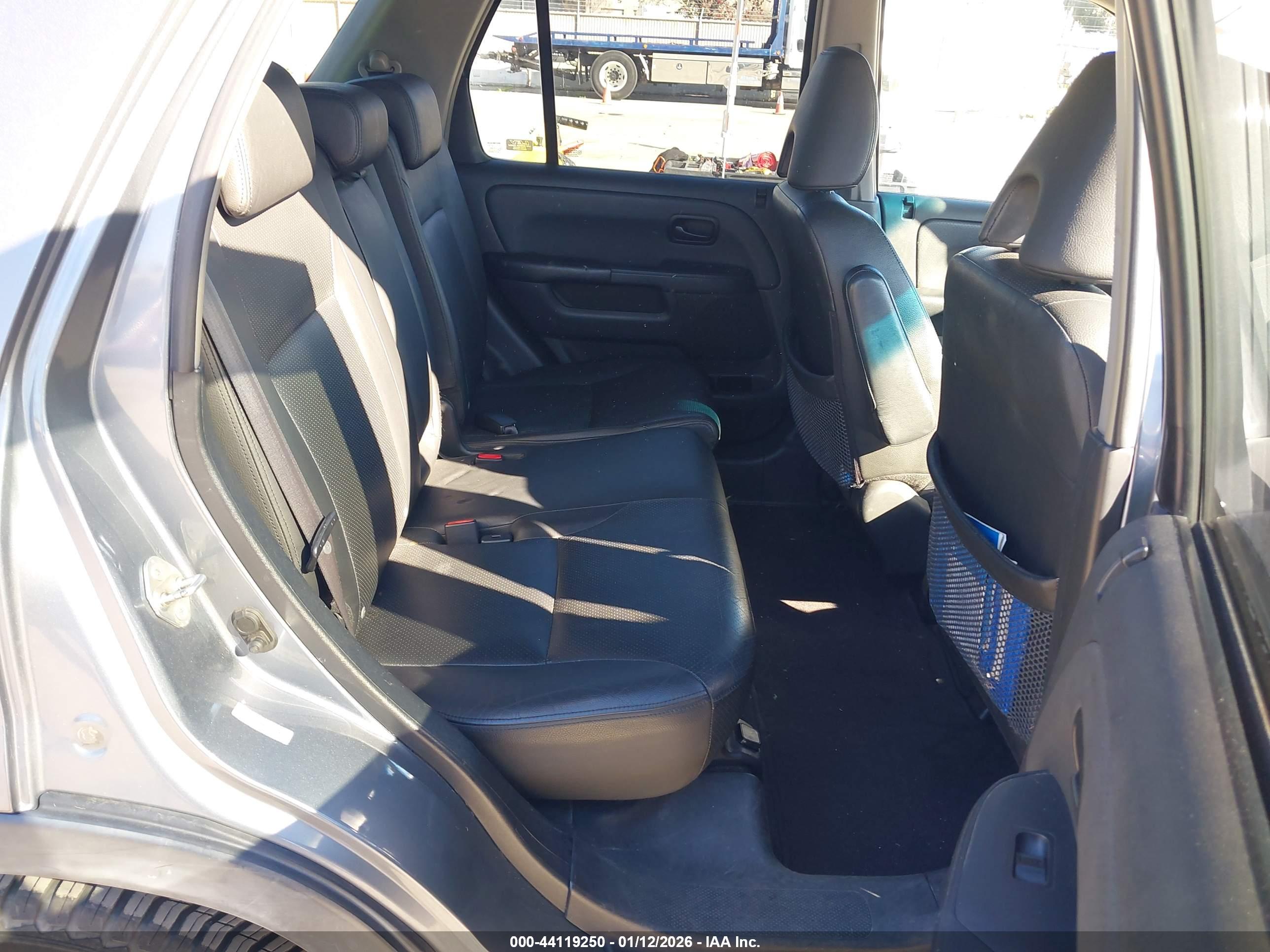 HONDA CR-V image 8