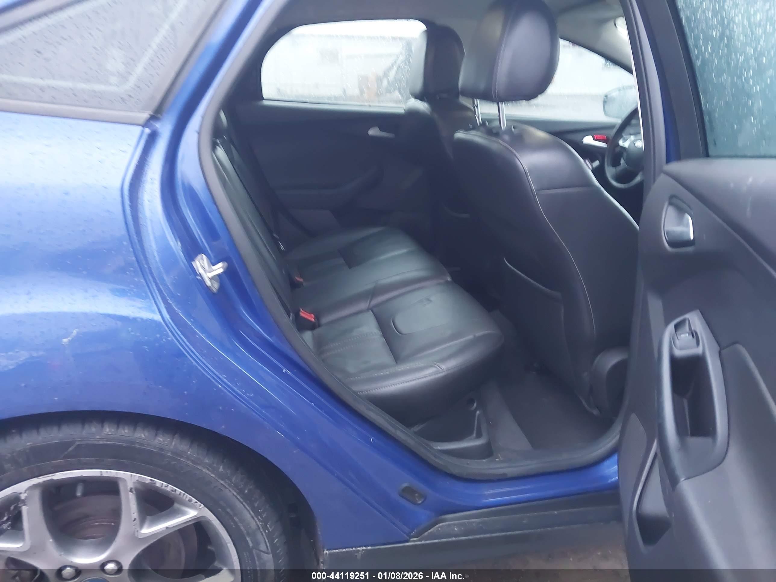 FORD FOCUS image 8