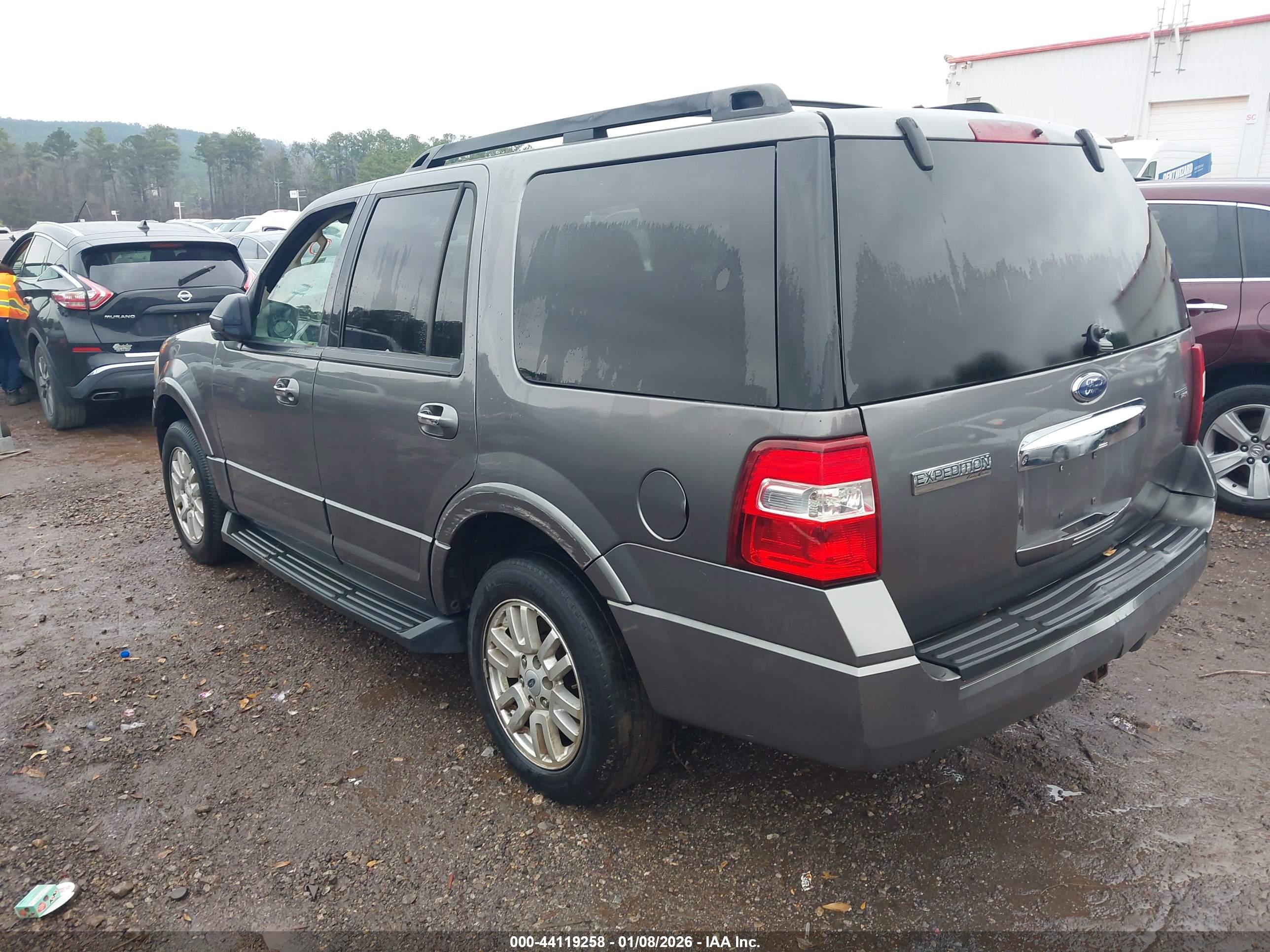 FORD EXPEDITION image 3