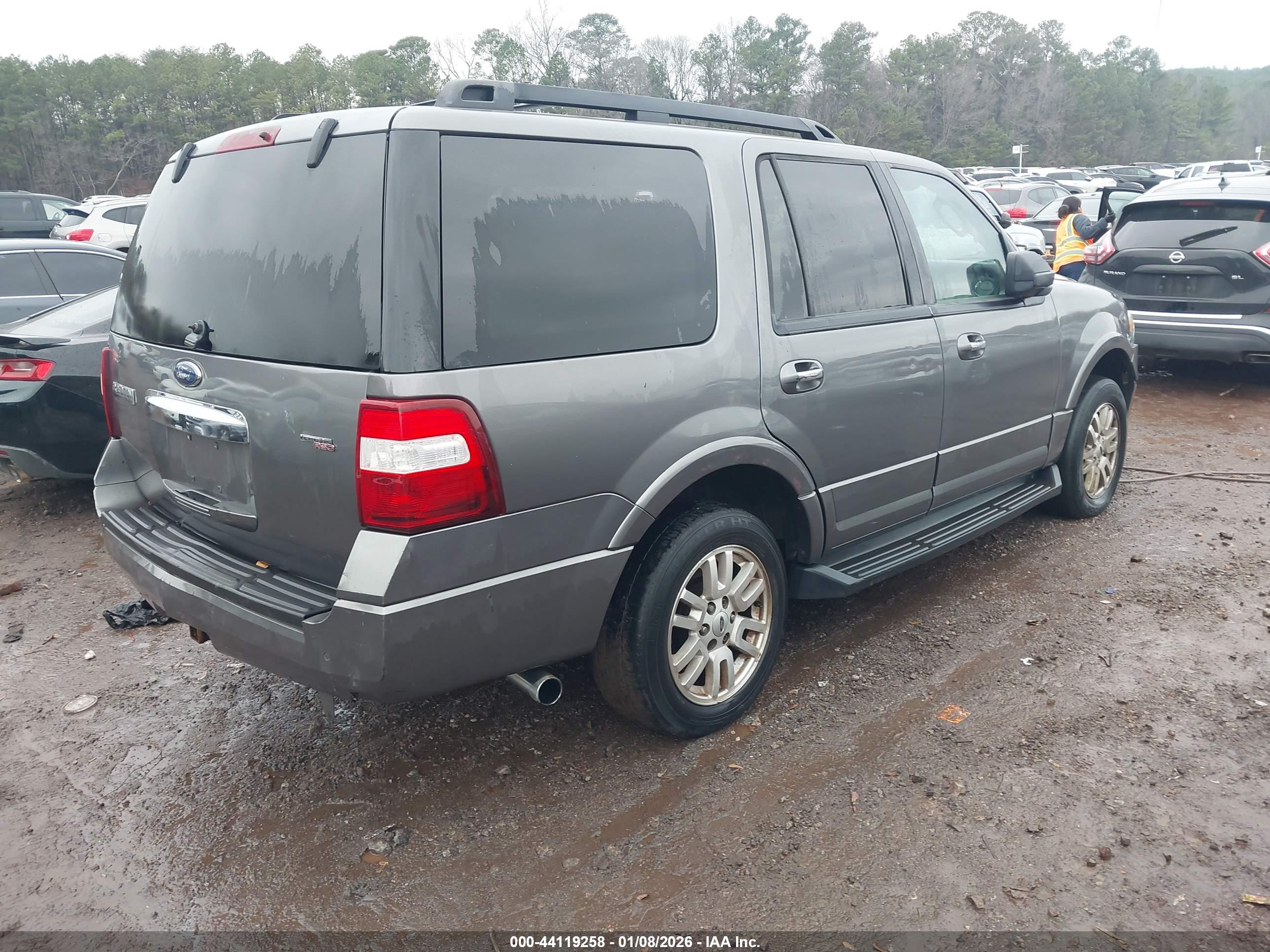 FORD EXPEDITION image 4