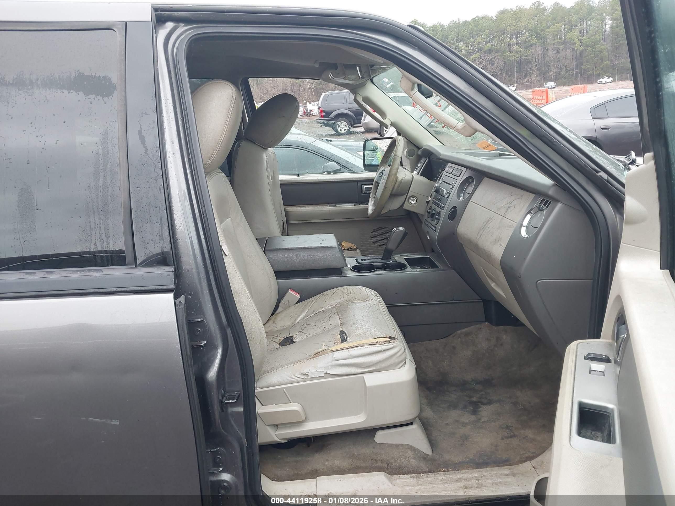 FORD EXPEDITION image 5