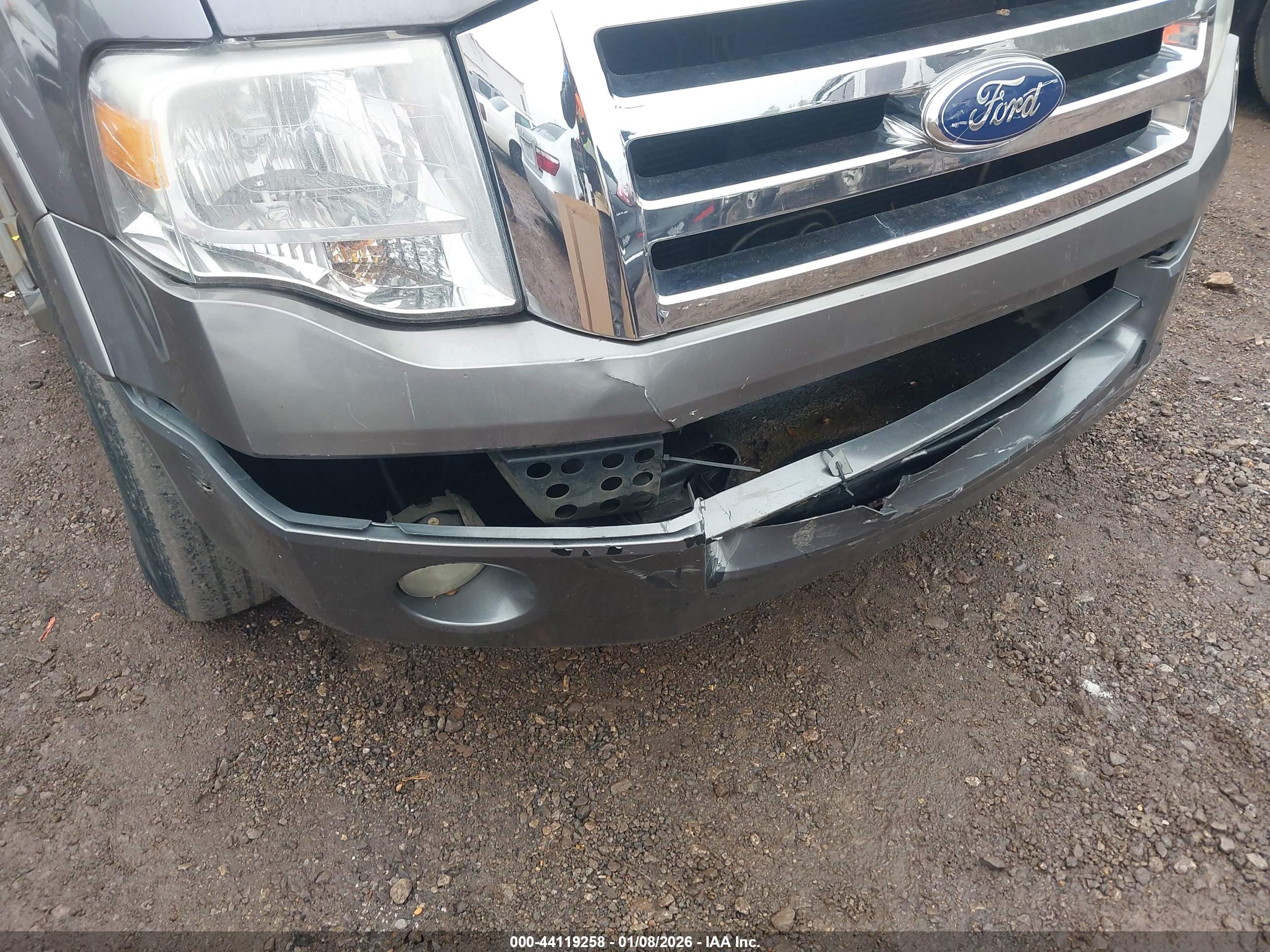 FORD EXPEDITION image 6