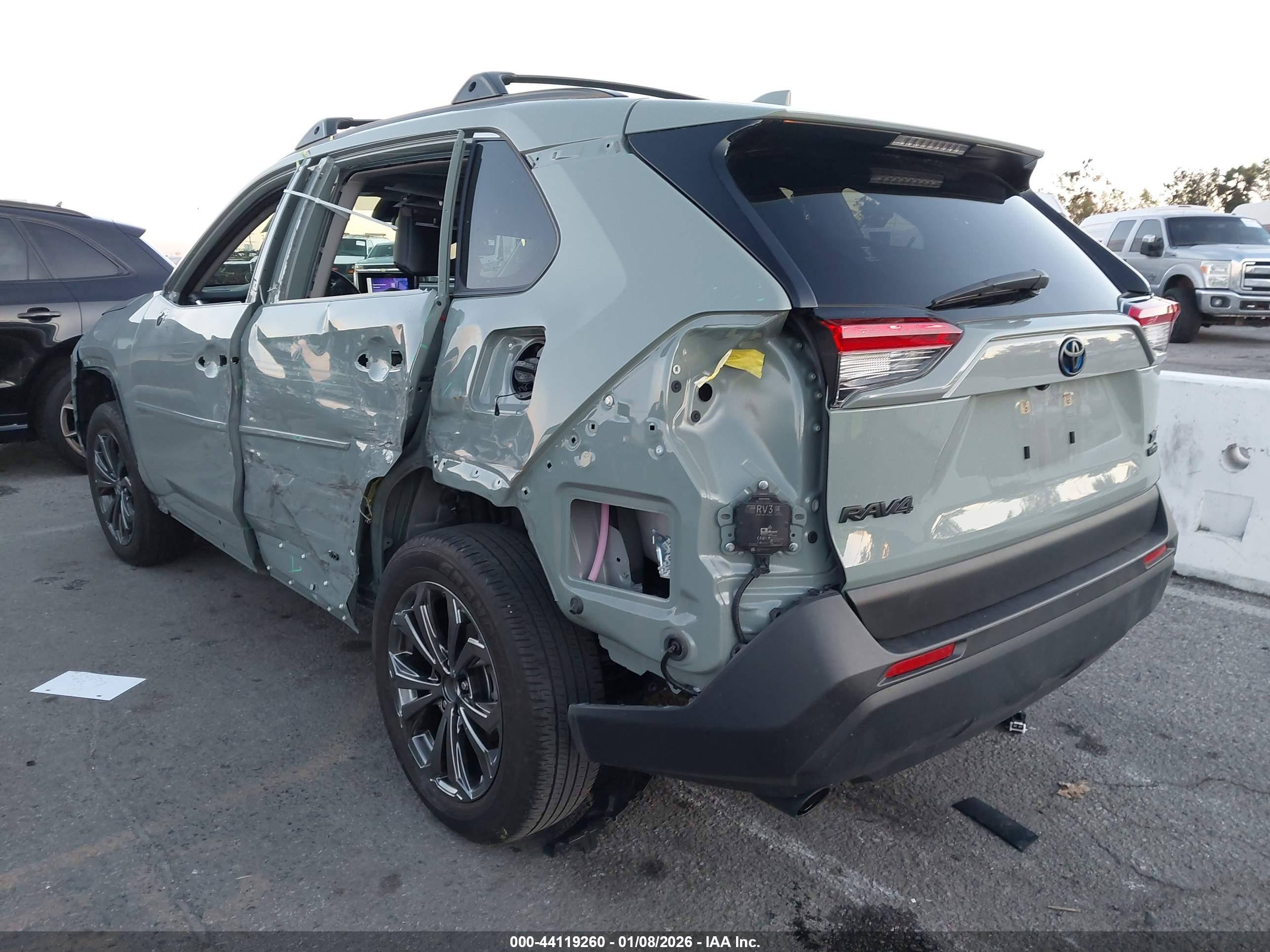 TOYOTA RAV4 image 3