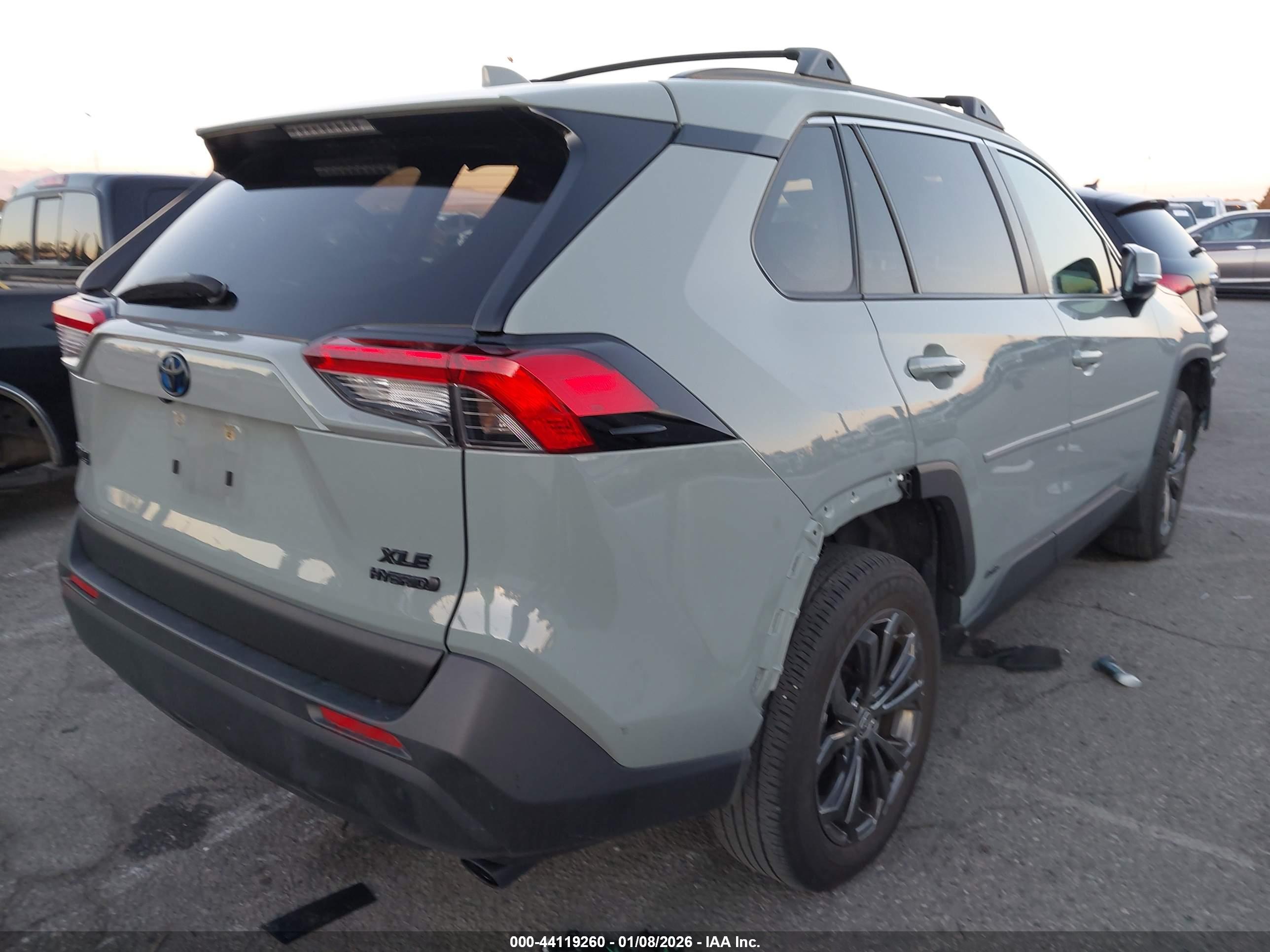 TOYOTA RAV4 image 4