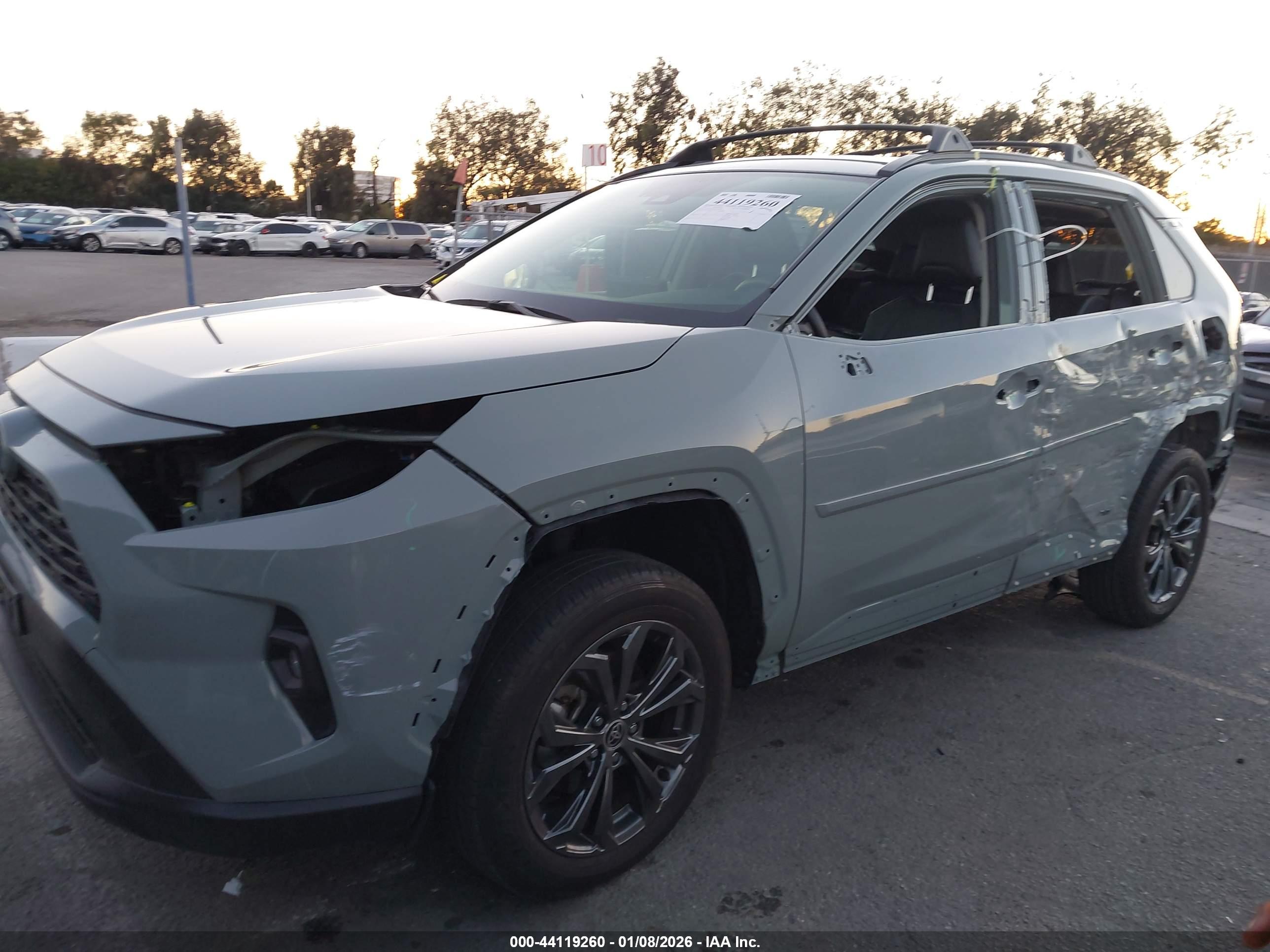 TOYOTA RAV4 image 6
