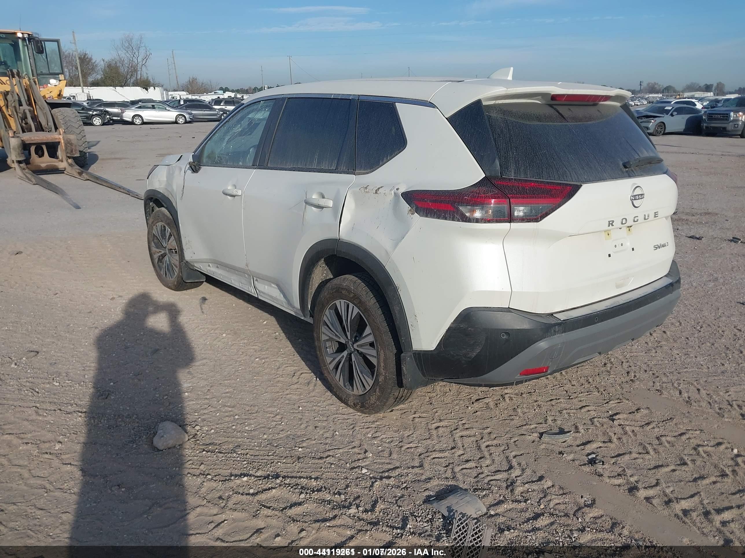 NISSAN ROGUE image 3
