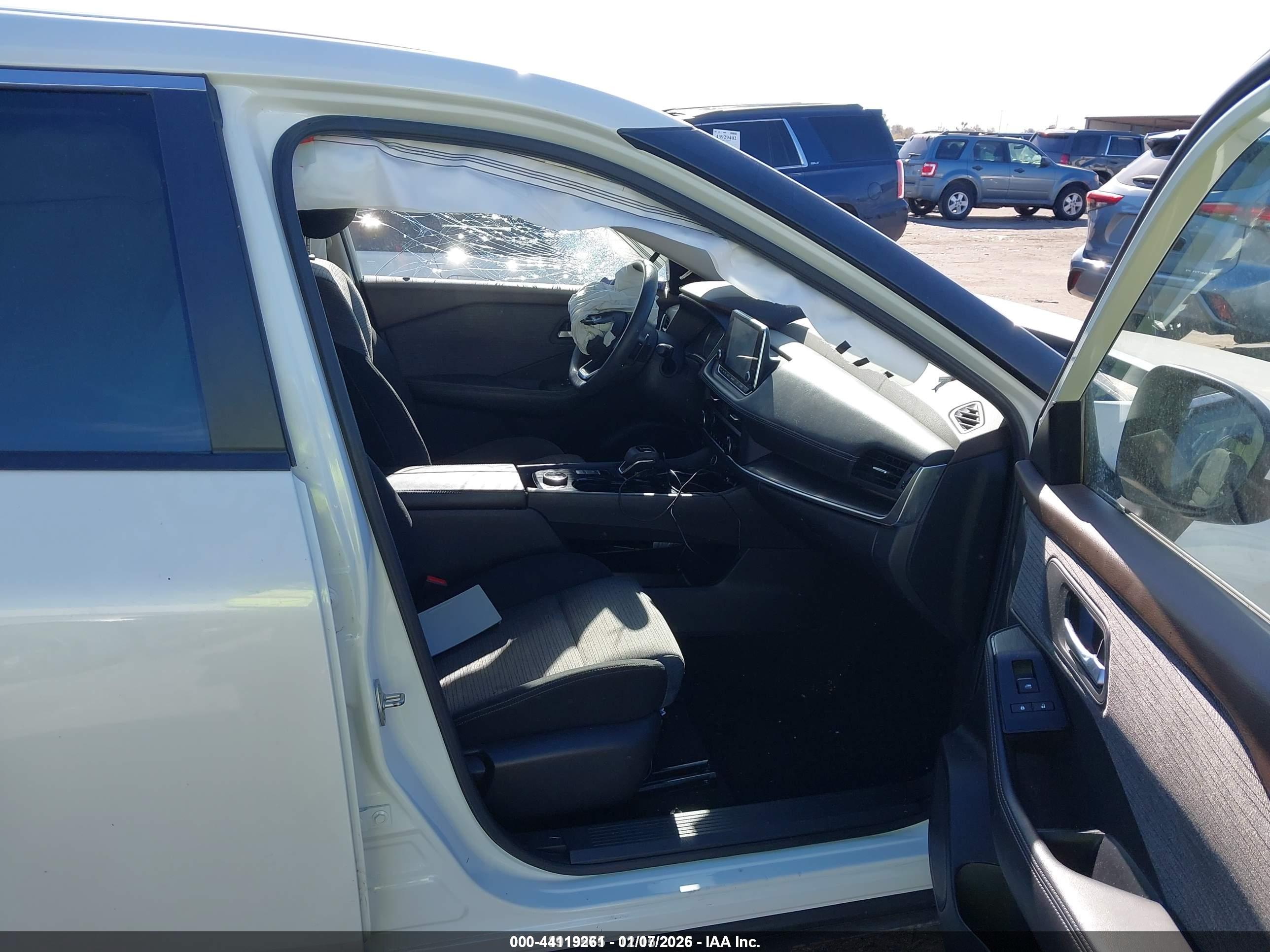 NISSAN ROGUE image 5