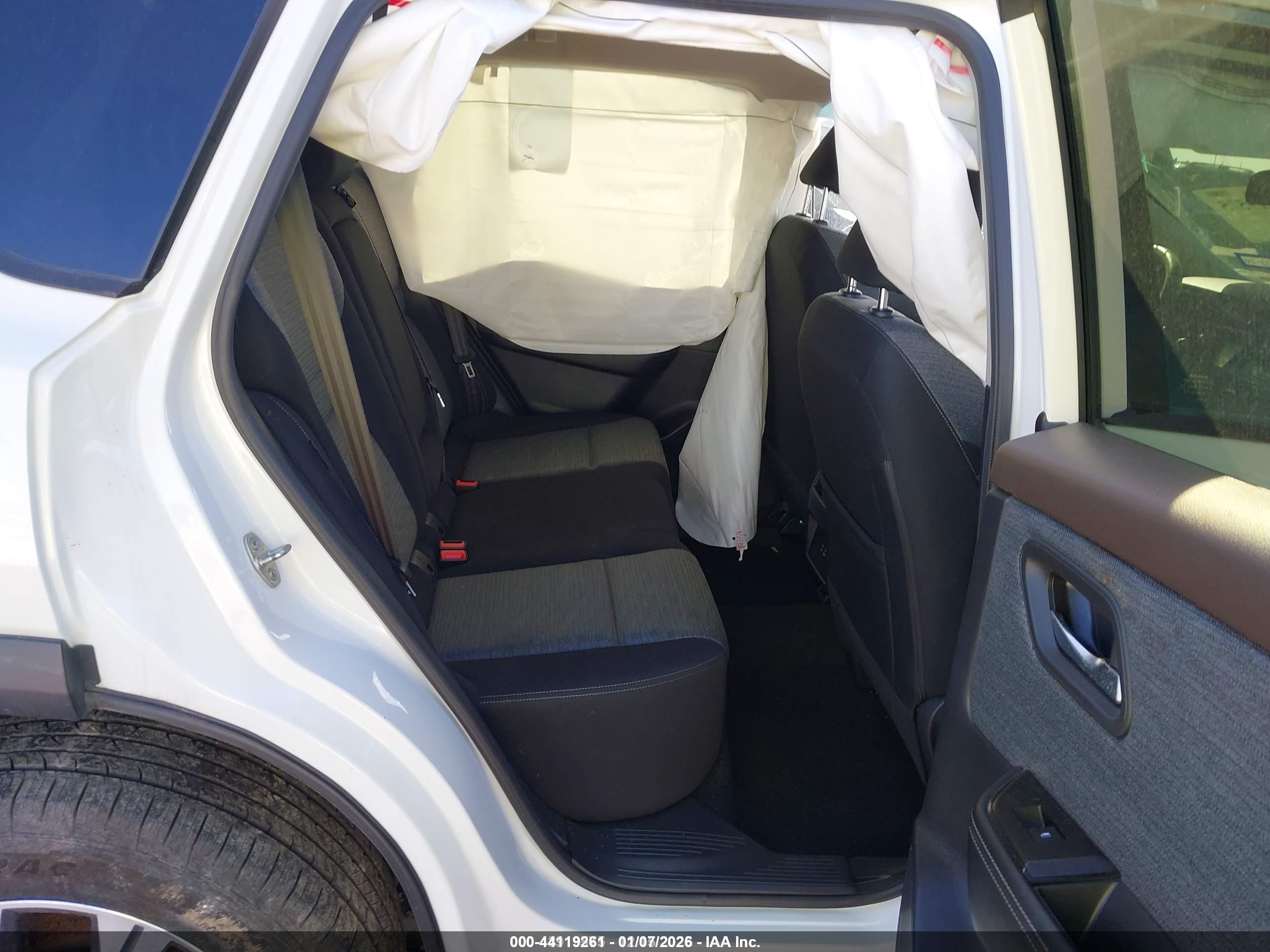 NISSAN ROGUE image 8