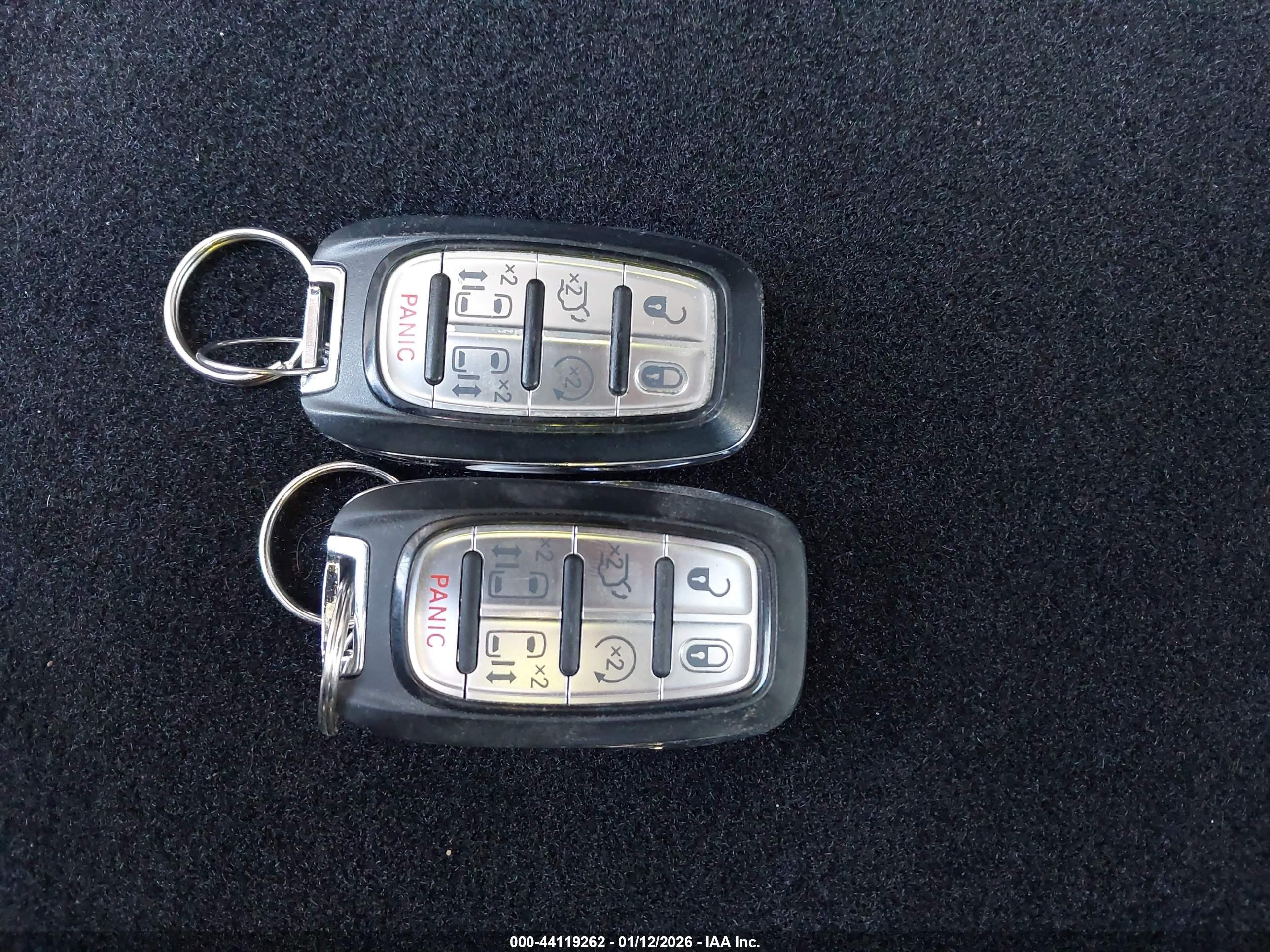 CHRYSLER PACIFICA image 11