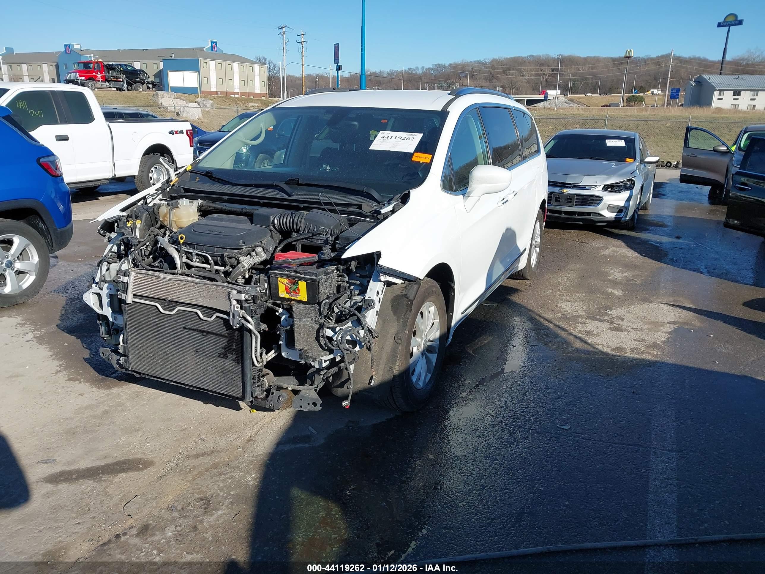 CHRYSLER PACIFICA image 2
