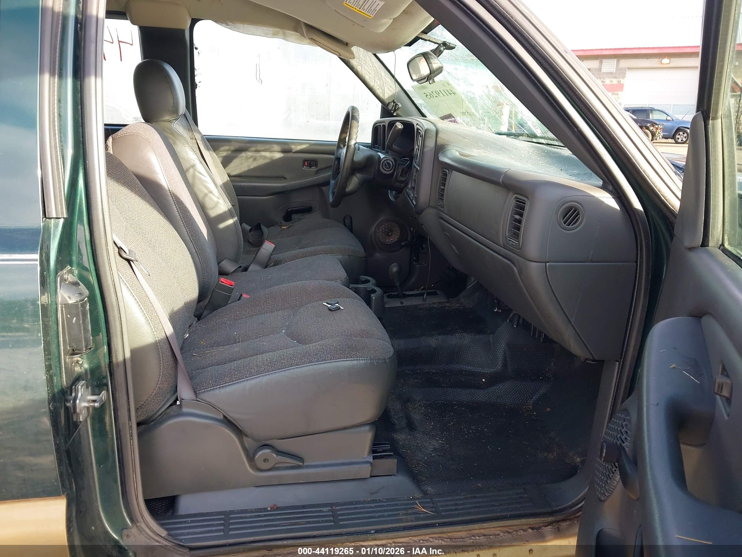 CHEVROLET SILVERADO image 5