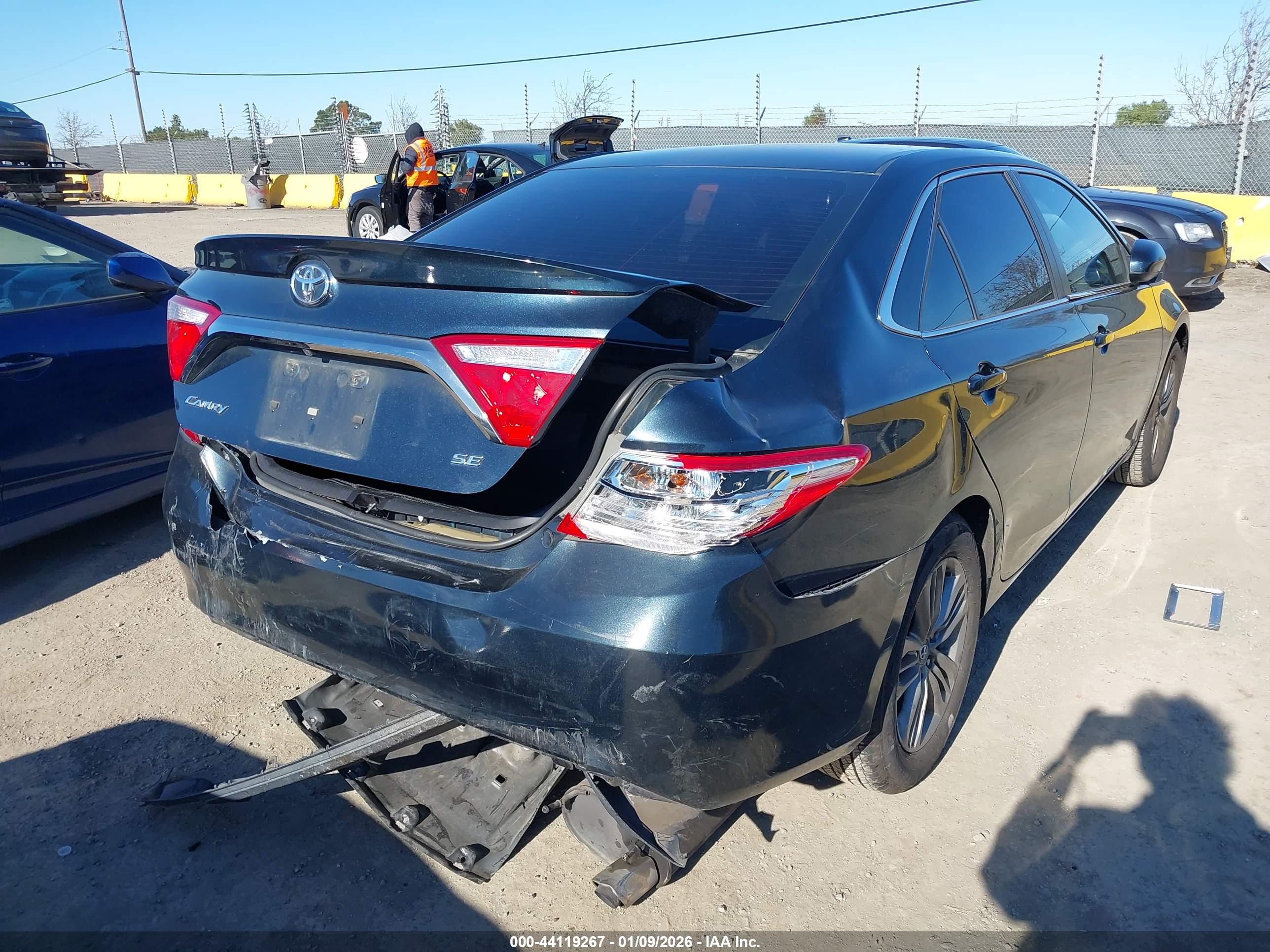 TOYOTA CAMRY image 4