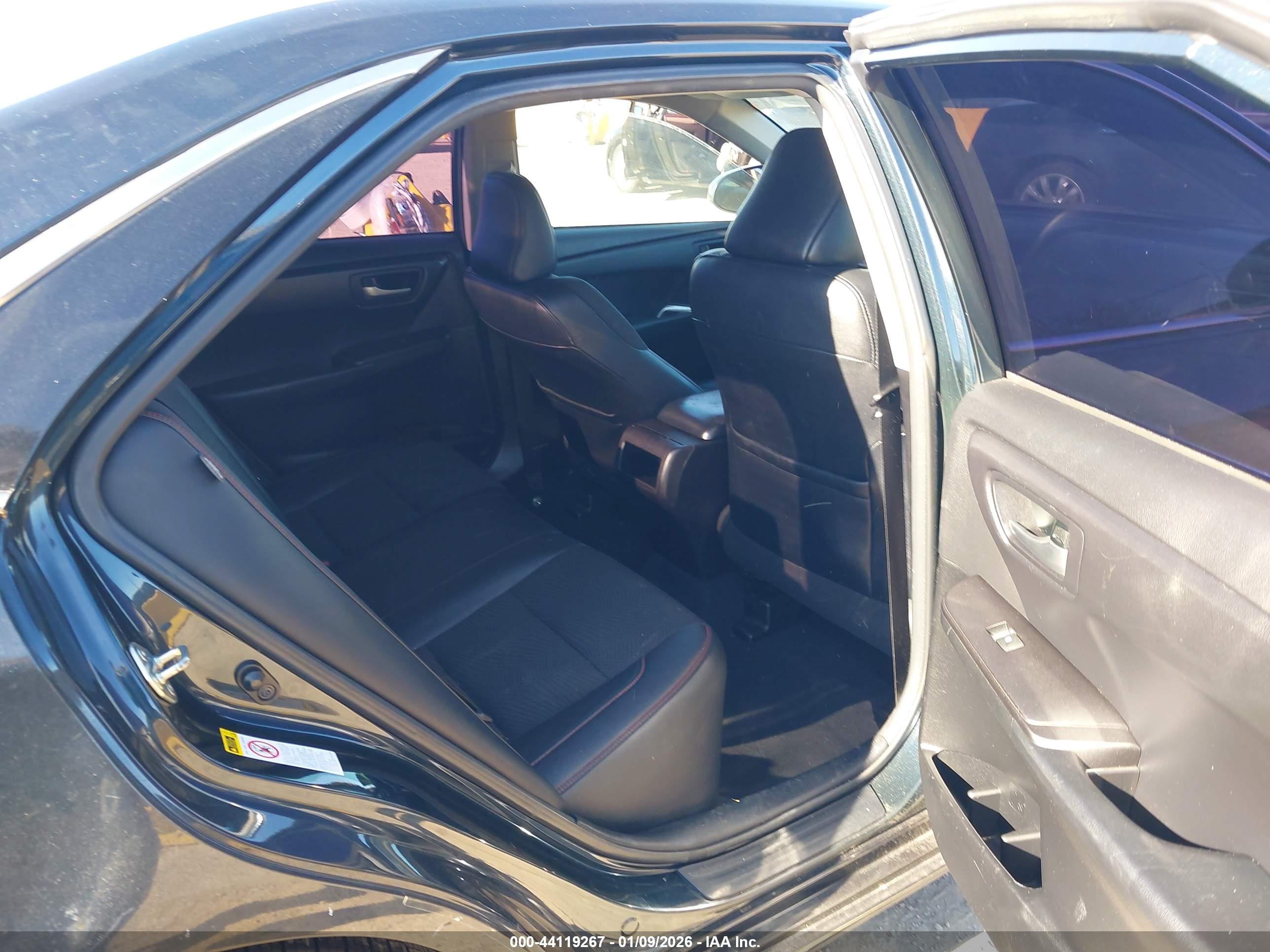 TOYOTA CAMRY image 8