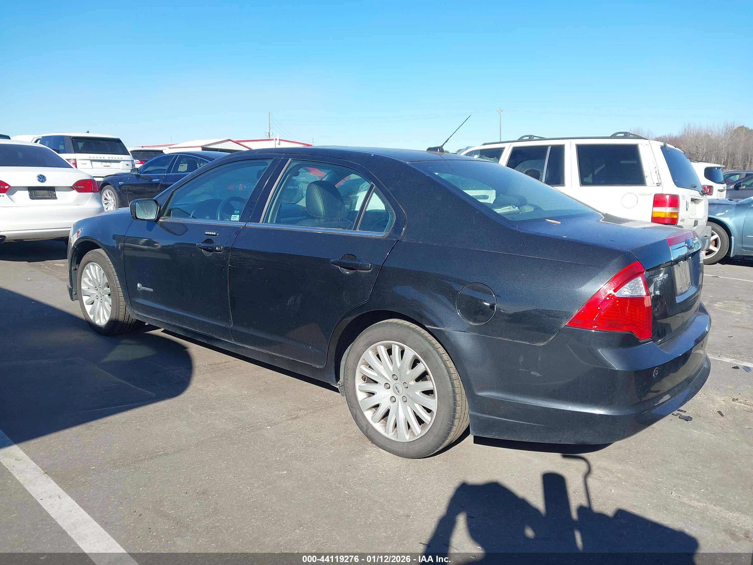 FORD FUSION image 3