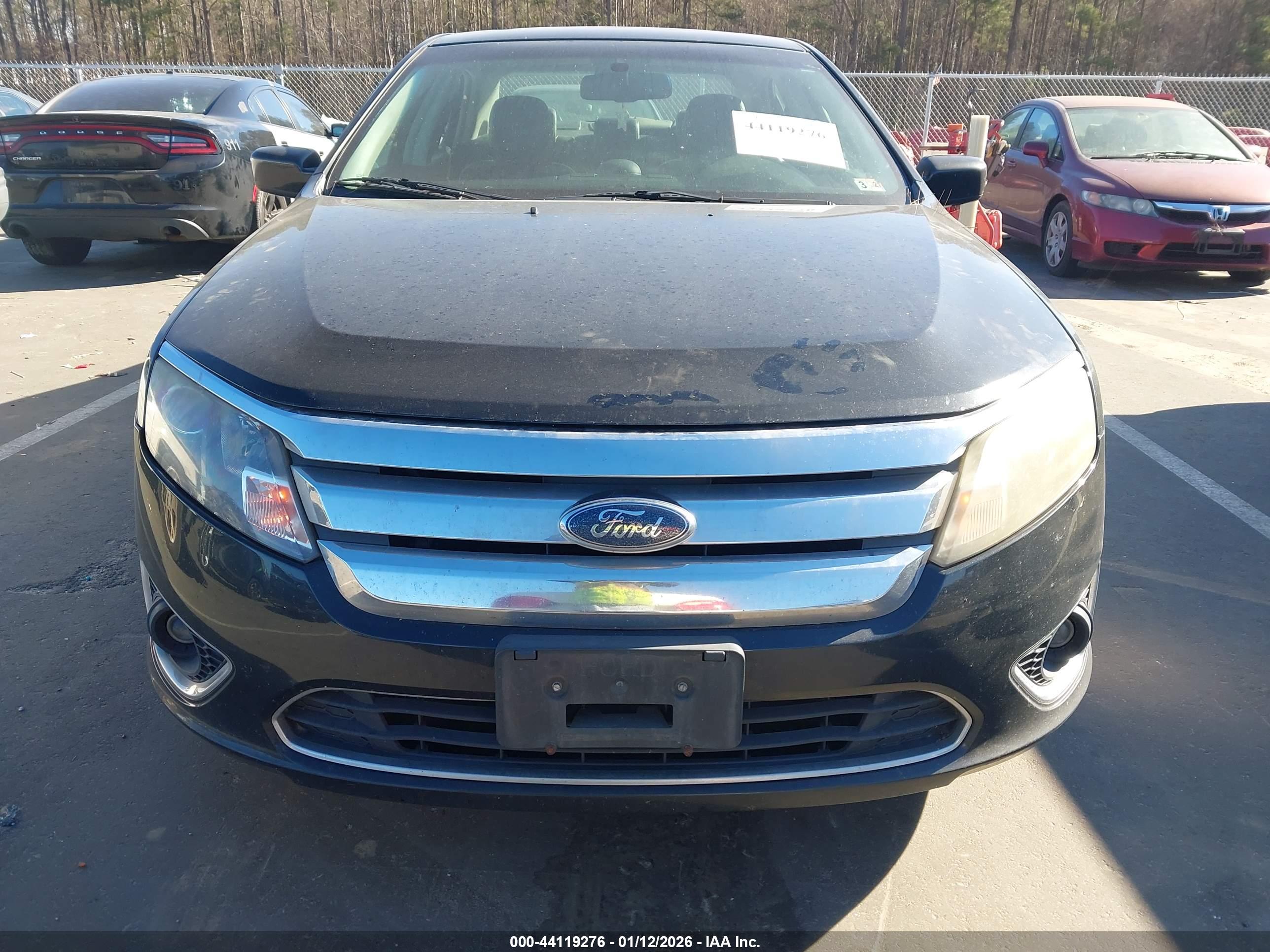 FORD FUSION image 6