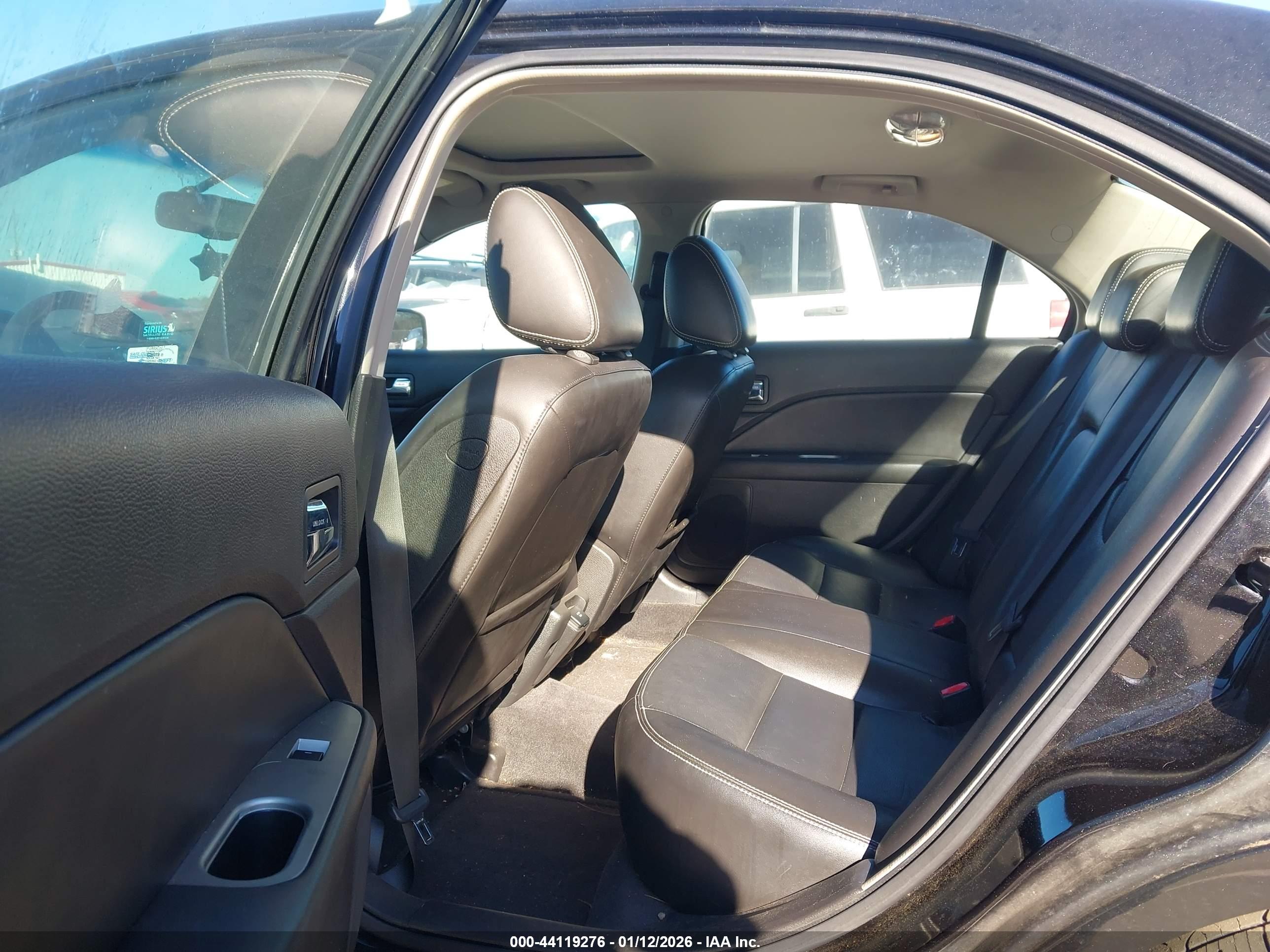 FORD FUSION image 8