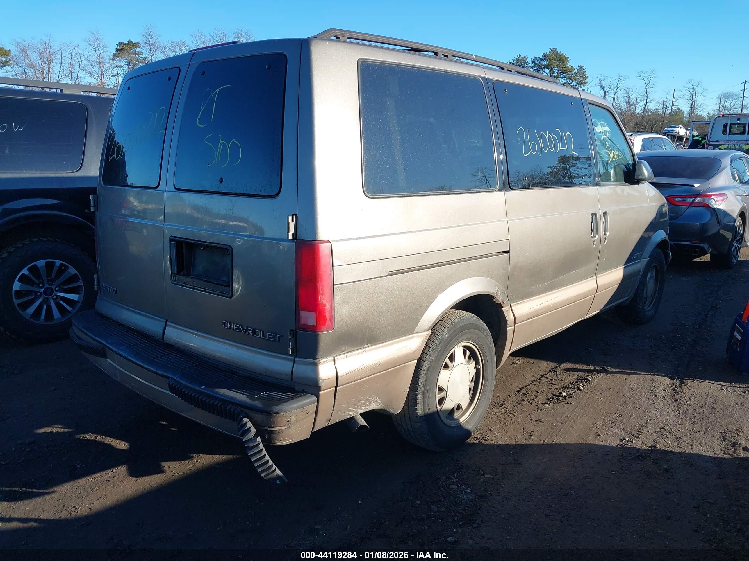 CHEVROLET ASTRO image 4