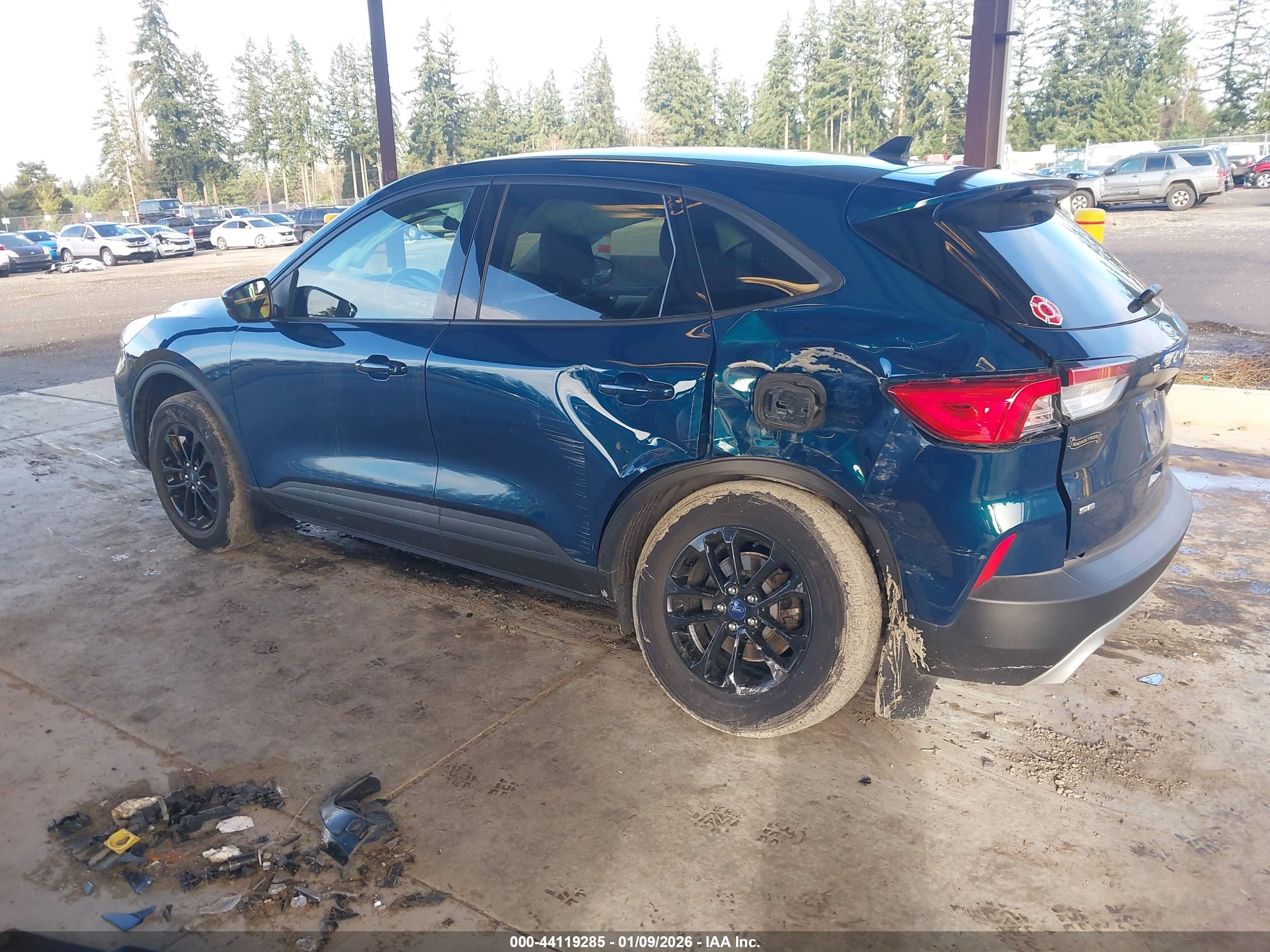 FORD ESCAPE image 3