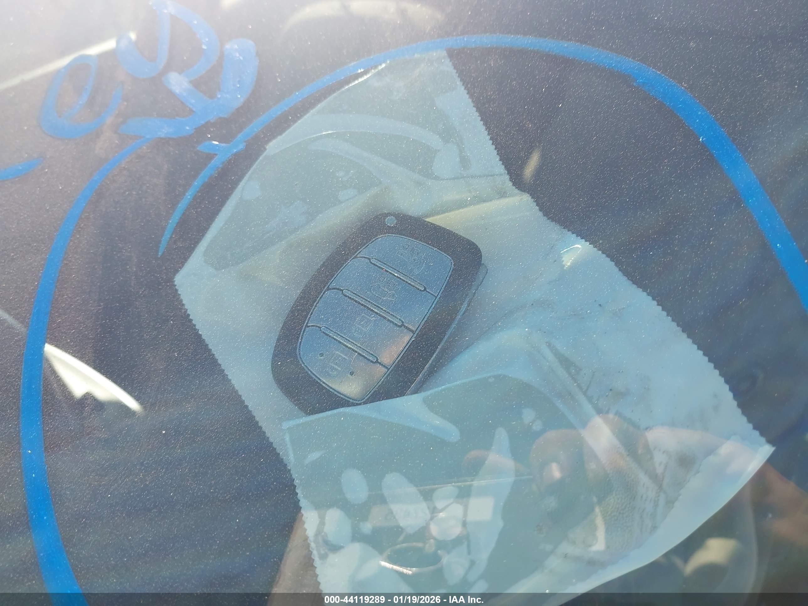 HYUNDAI TUCSON image 11