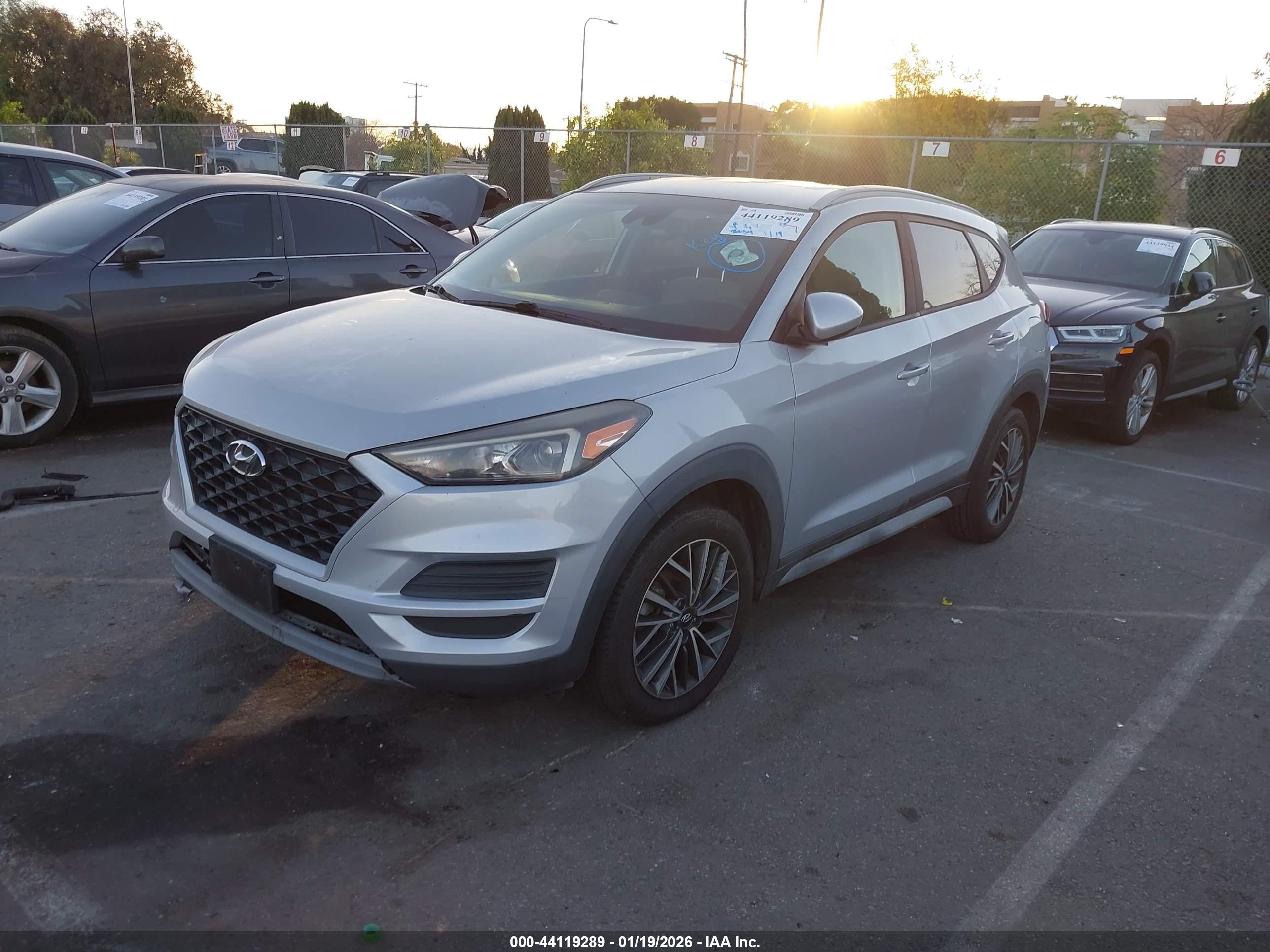HYUNDAI TUCSON image 2