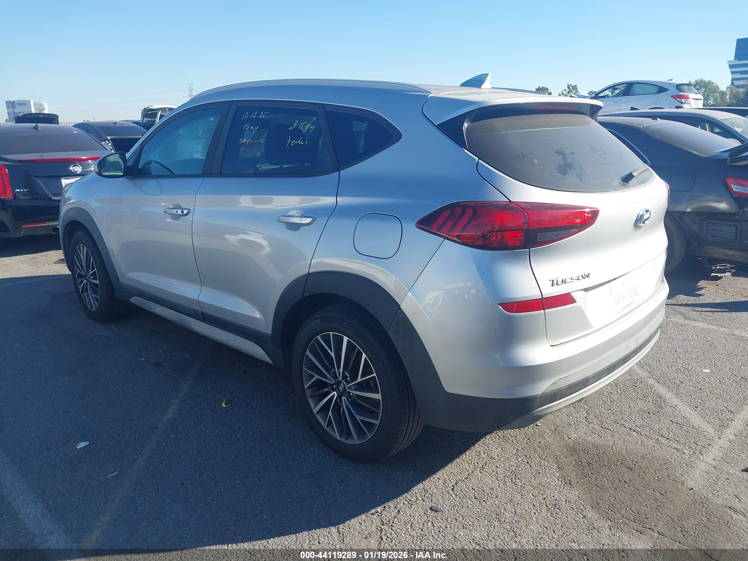 HYUNDAI TUCSON image 3