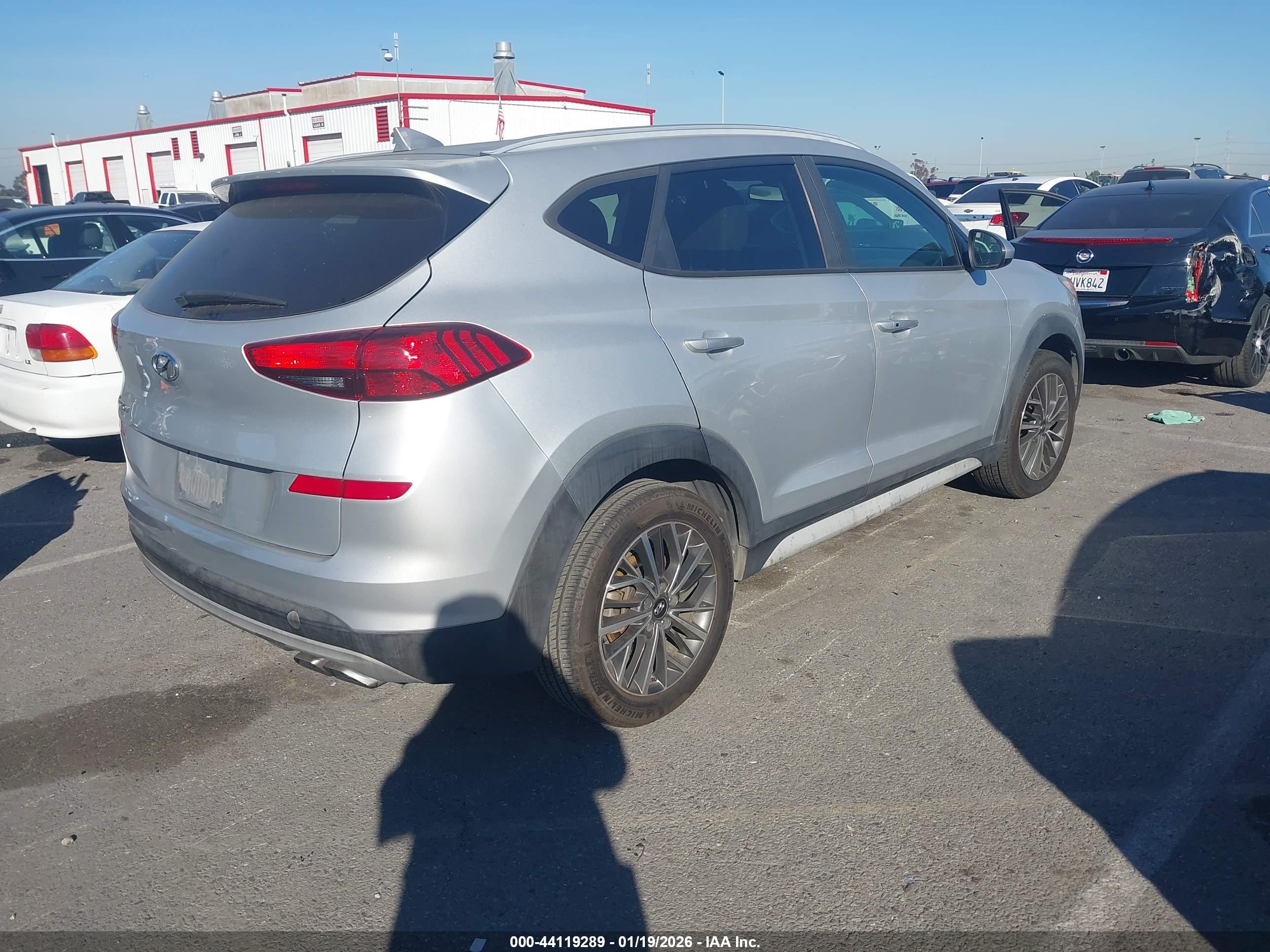 HYUNDAI TUCSON image 4